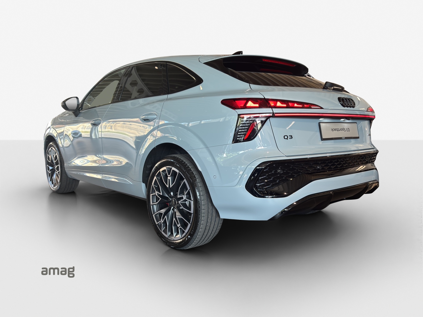 AUDI Q3 Sportback TFSI quattro 195 kW S tronic-image-2