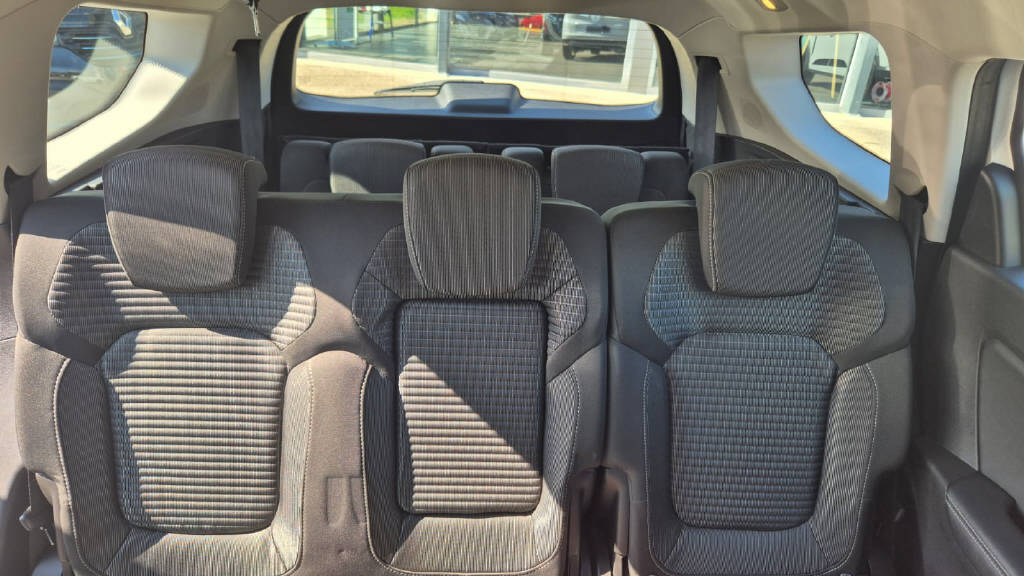 RENAULT Grand Scénic 1.3 TCe 140 Zen EDC-image-8