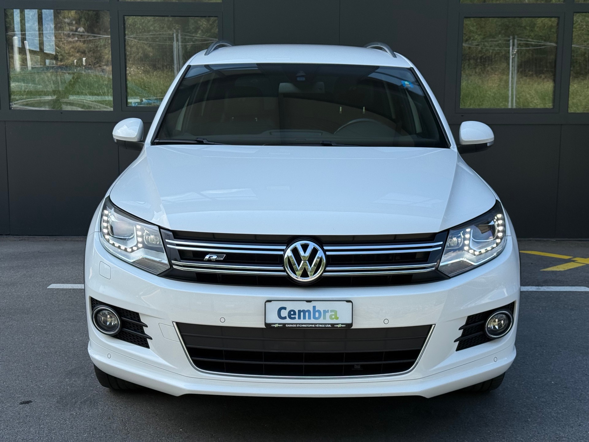 VW Tiguan 2.0 TSI R-Line Design 4Motion DSG-image-2