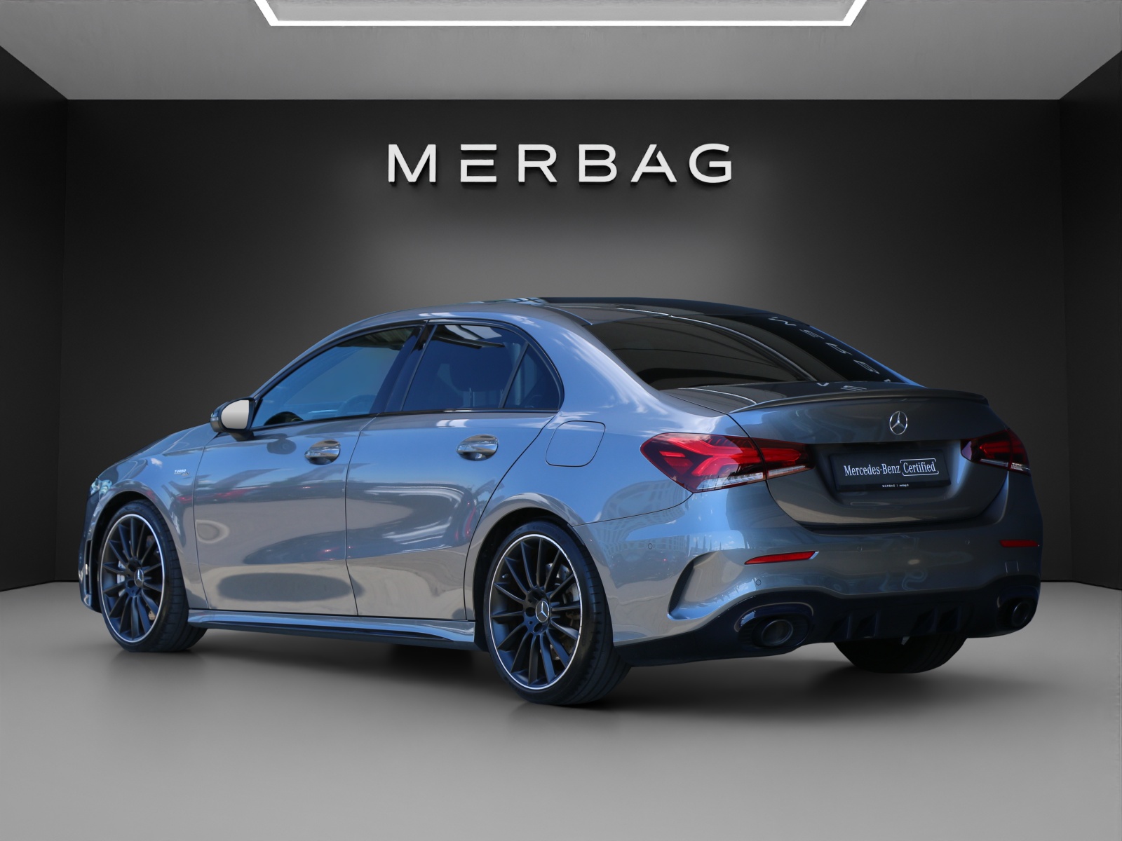 MERCEDES-BENZ A 35 AMG 4Matic-image-2