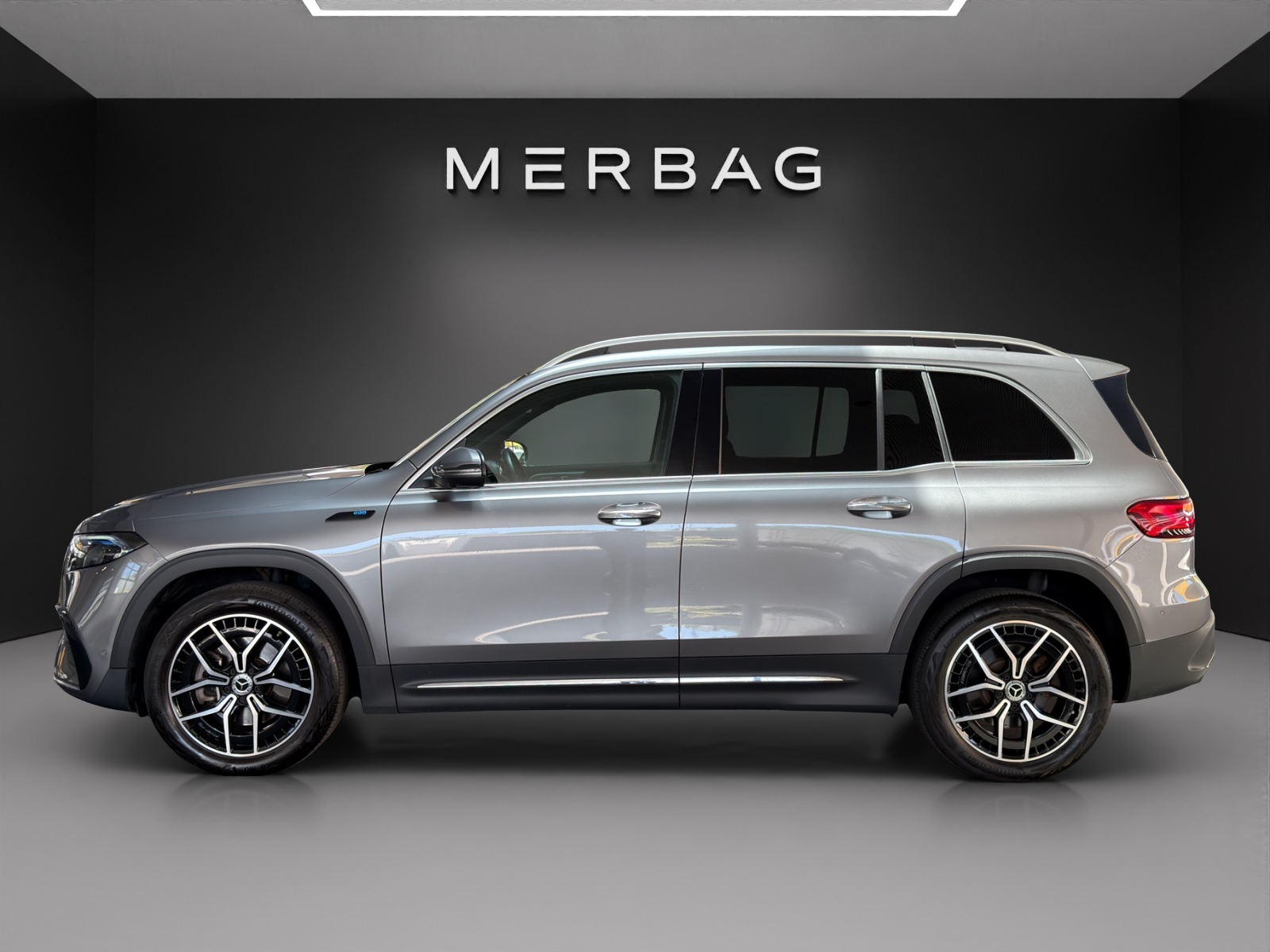 MERCEDES-BENZ EQB 350 AMG Line 4Matic-image-3