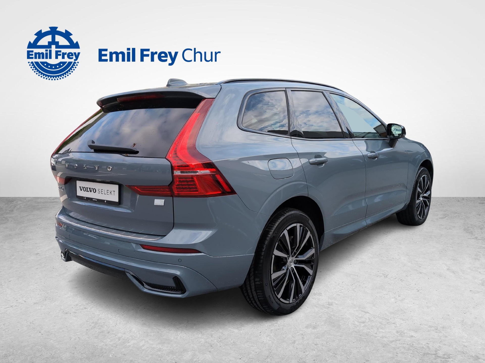 VOLVO XC60 2.0 T6 TE Ultimate Dark eAWD-image-4