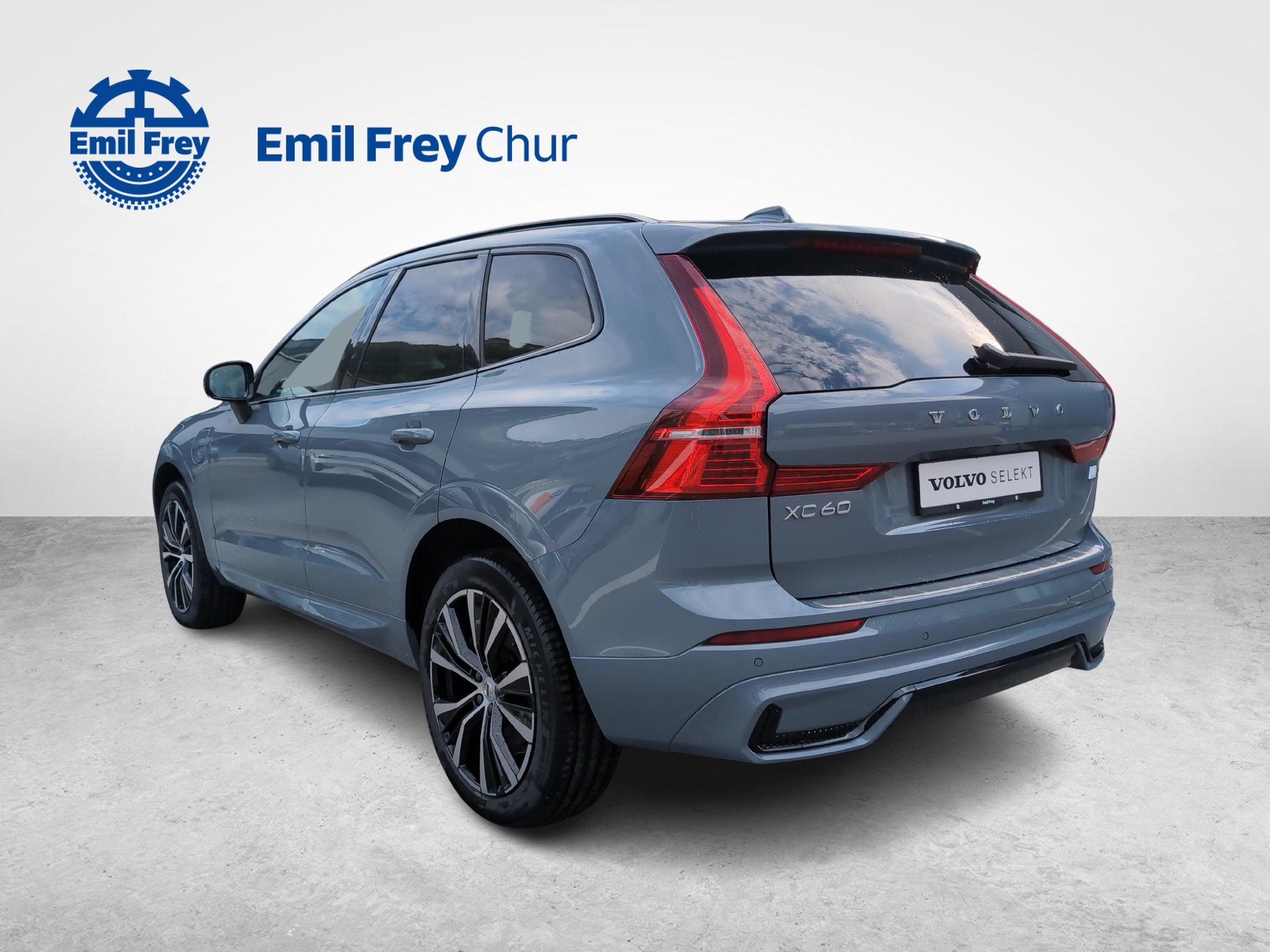 VOLVO XC60 2.0 T6 TE Ultimate Dark eAWD-image-2