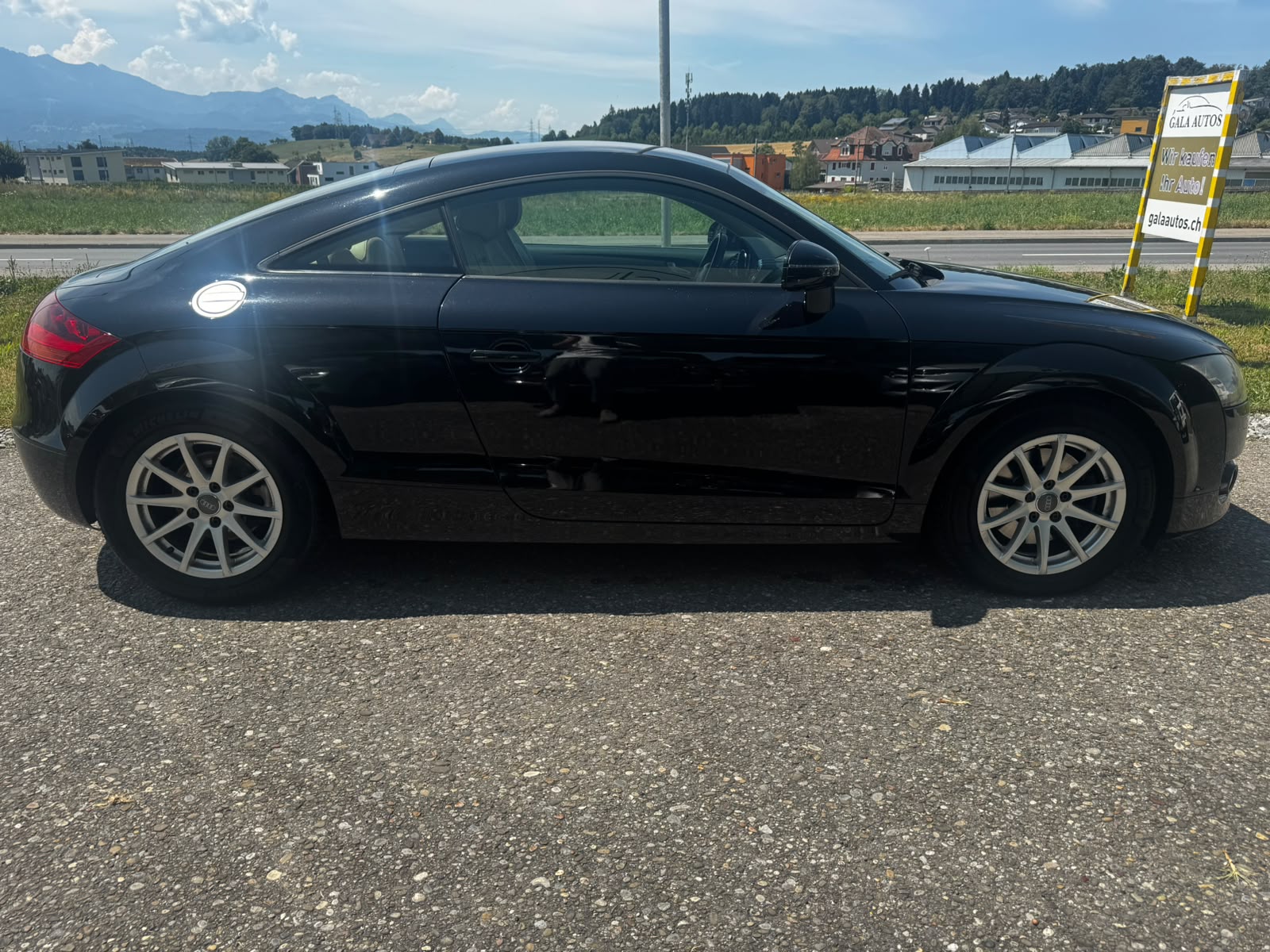 AUDI TT-image-3