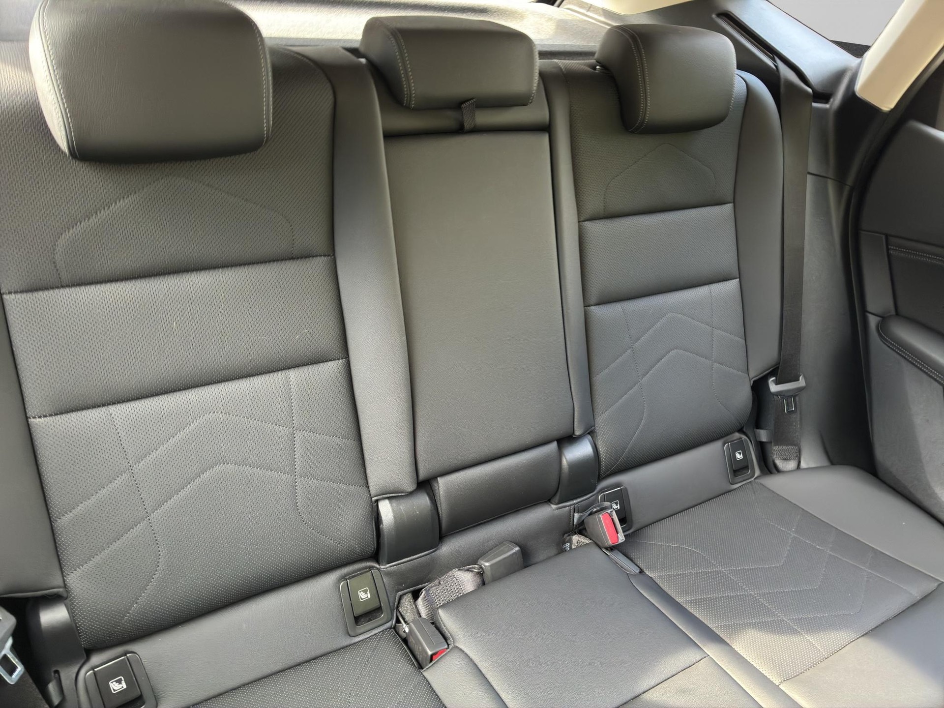 BMW 225e xDrive Active Tourer-image-17