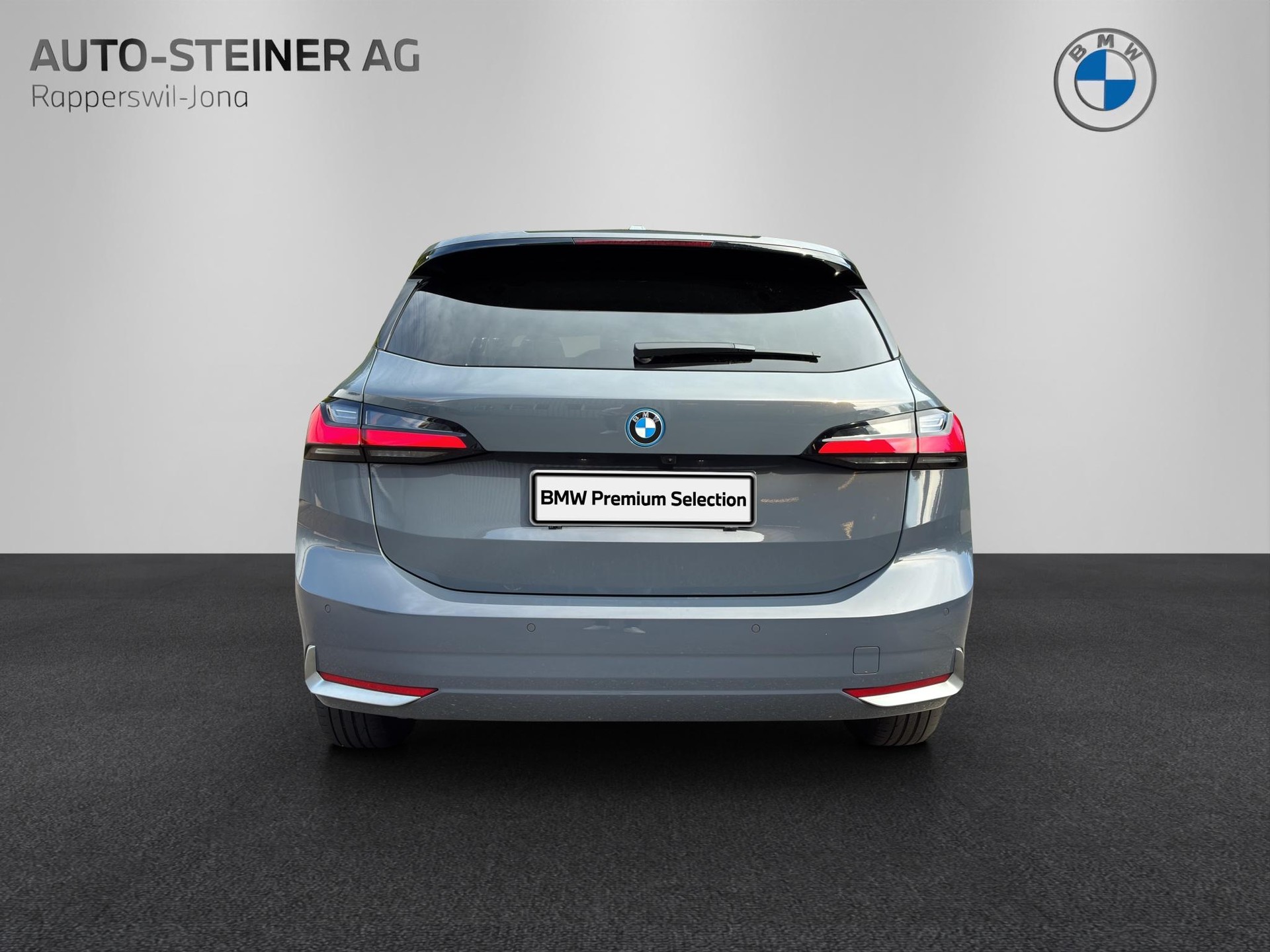 BMW 225e xDrive Active Tourer-showroom-element-3