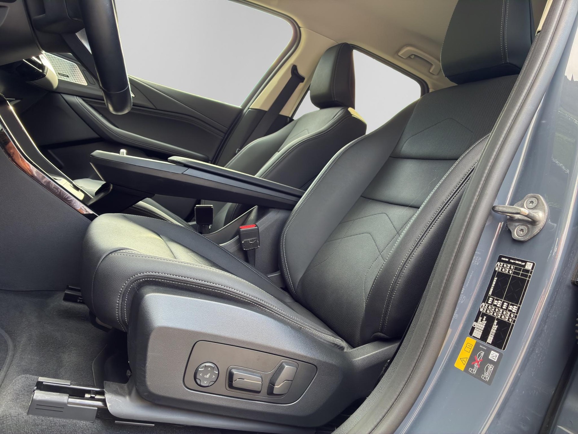 BMW 225e xDrive Active Tourer-image-11