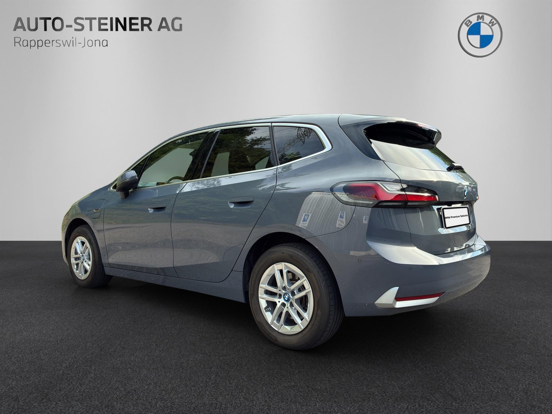 BMW 225e xDrive Active Tourer-showroom-element-2