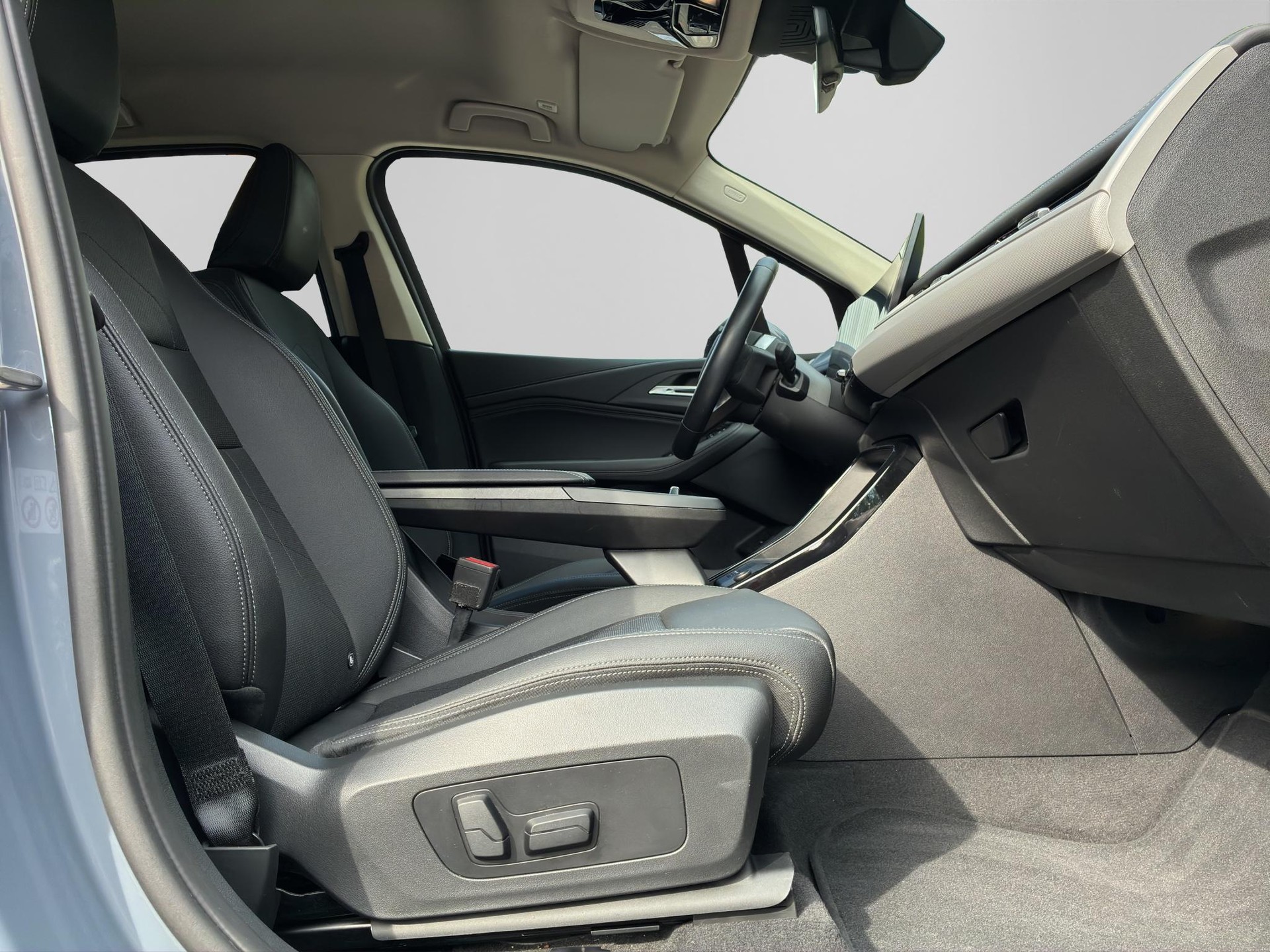 BMW 225e xDrive Active Tourer-image-15