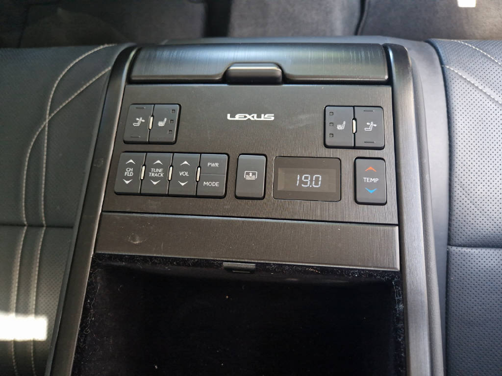 LEXUS ES 300h Excellence 45906/000-image-14