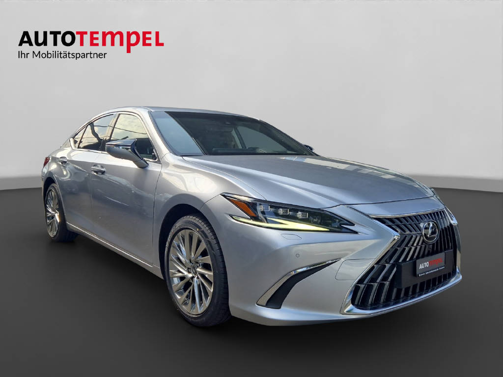 LEXUS ES 300h Excellence 45906/000-showroom-element-3