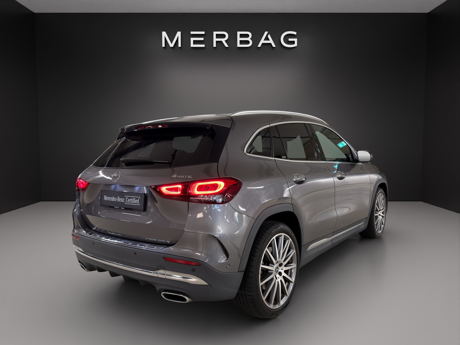 MERCEDES-BENZ GLA 220d 4Matic AMG Line 8G-DCT-image-2