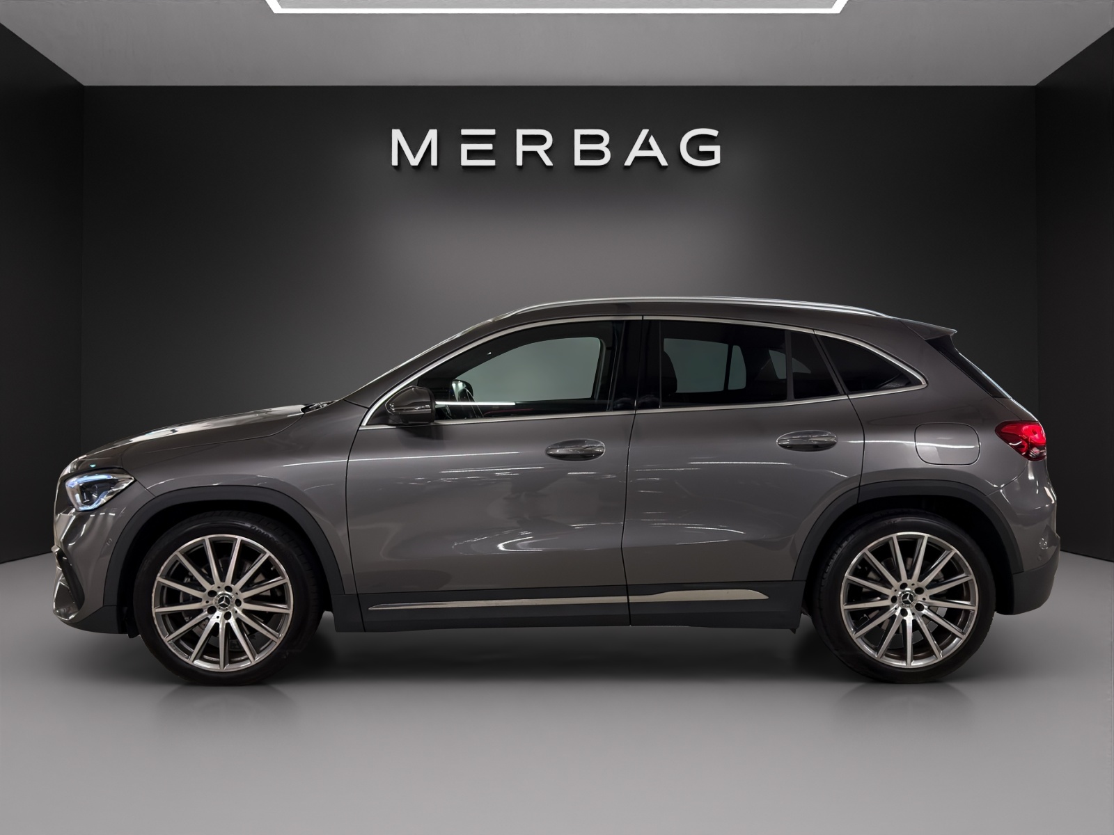 MERCEDES-BENZ GLA 220d 4Matic AMG Line 8G-DCT-image-5
