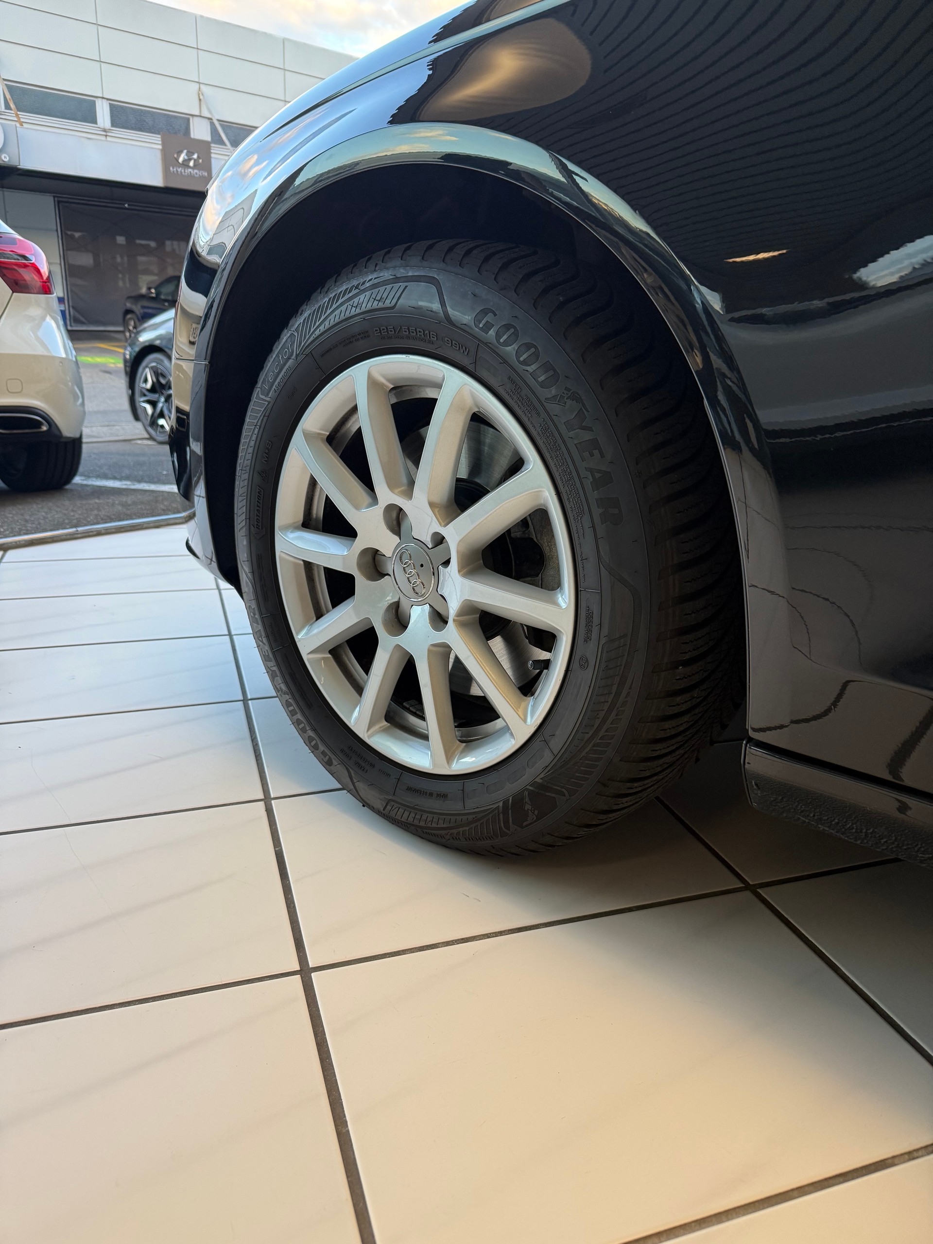 AUDI A4 Avant 1.8 TFSI multitronic-image-14