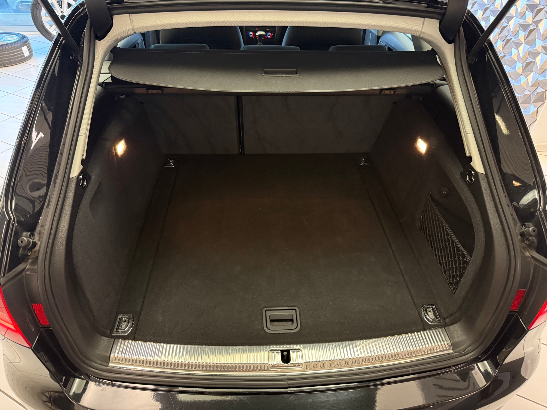 AUDI A4 Avant 1.8 TFSI multitronic-image-7