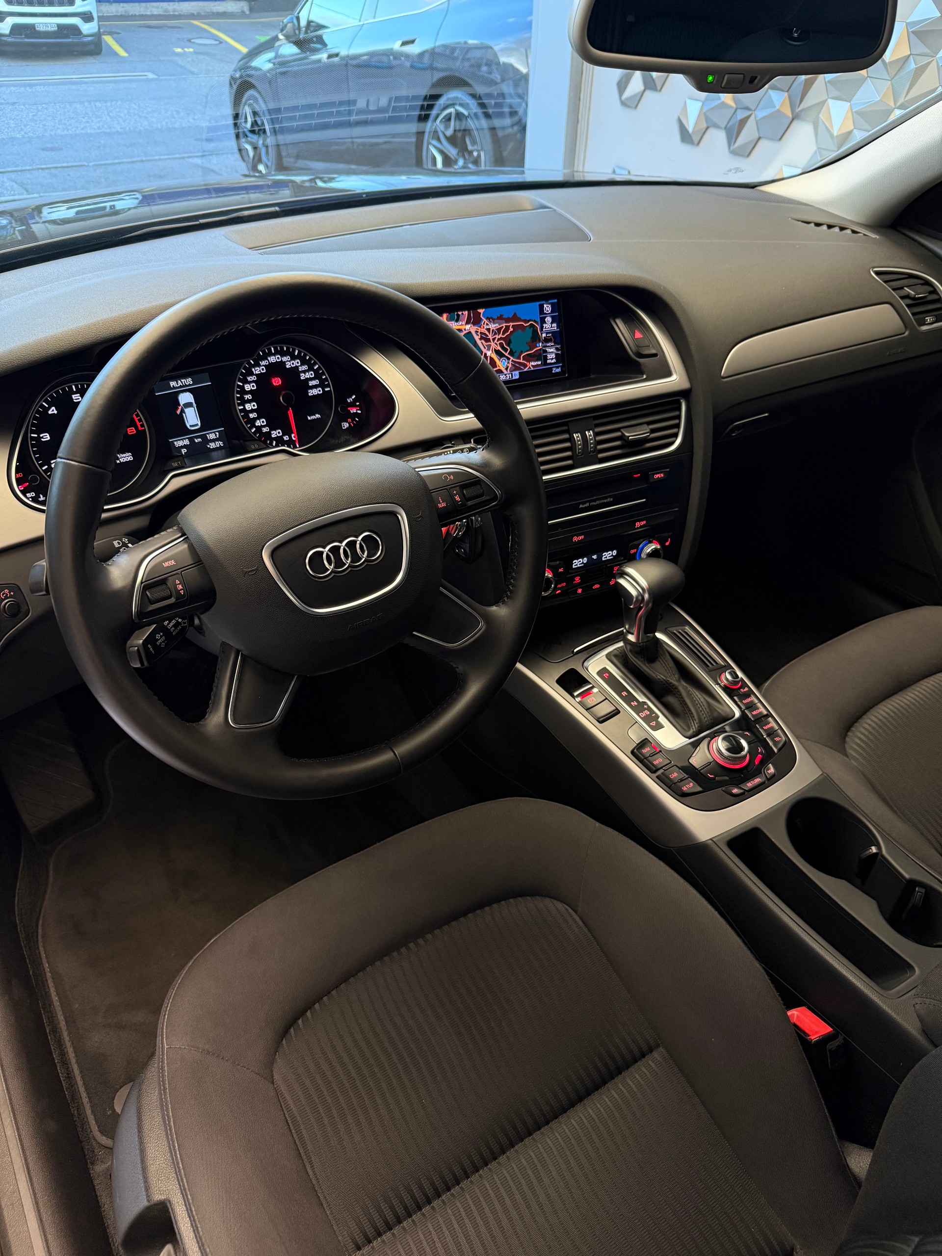 AUDI A4 Avant 1.8 TFSI multitronic-image-4