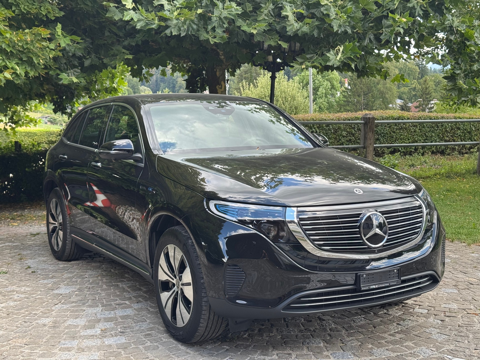 MERCEDES-BENZ EQC 400 4Matic EQ Star-image-10