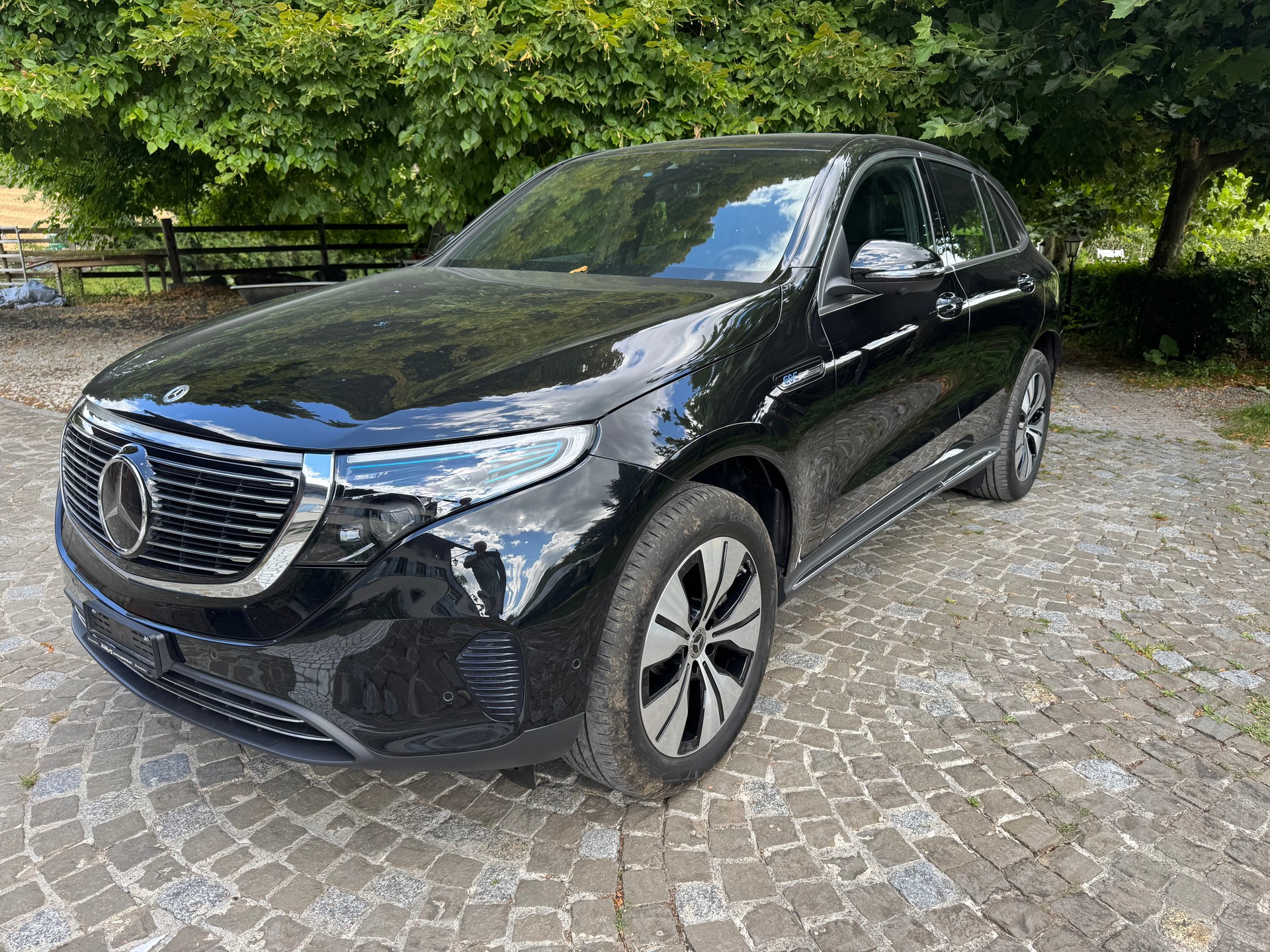 MERCEDES-BENZ EQC 400 4Matic EQ Star-image-12