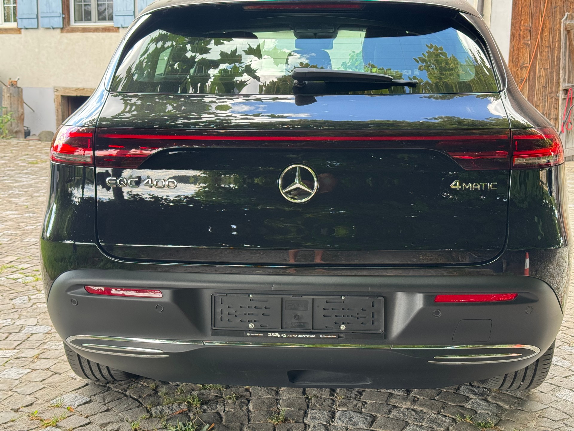 MERCEDES-BENZ EQC 400 4Matic EQ Star-image-1