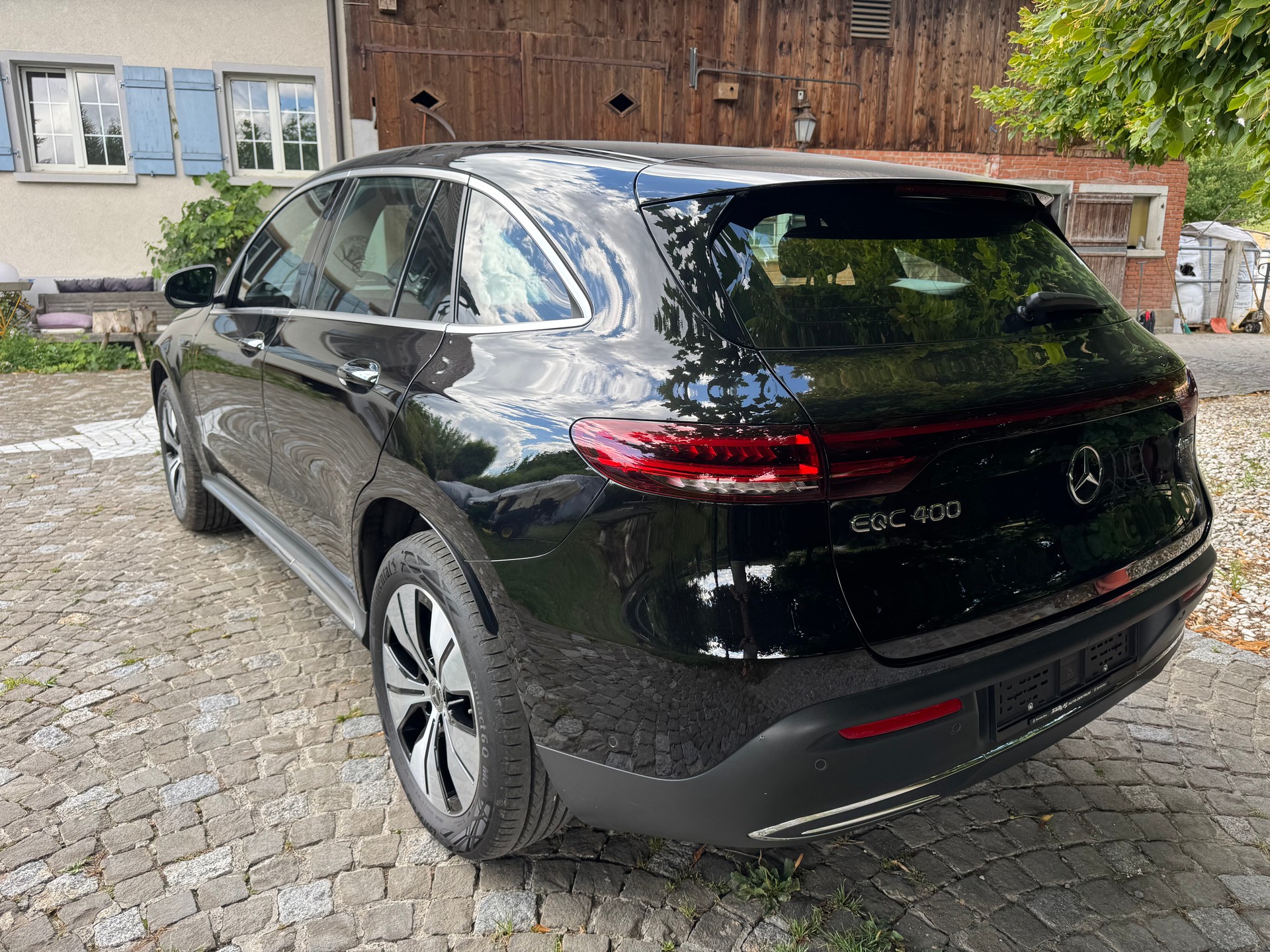 MERCEDES-BENZ EQC 400 4Matic EQ Star-image-14