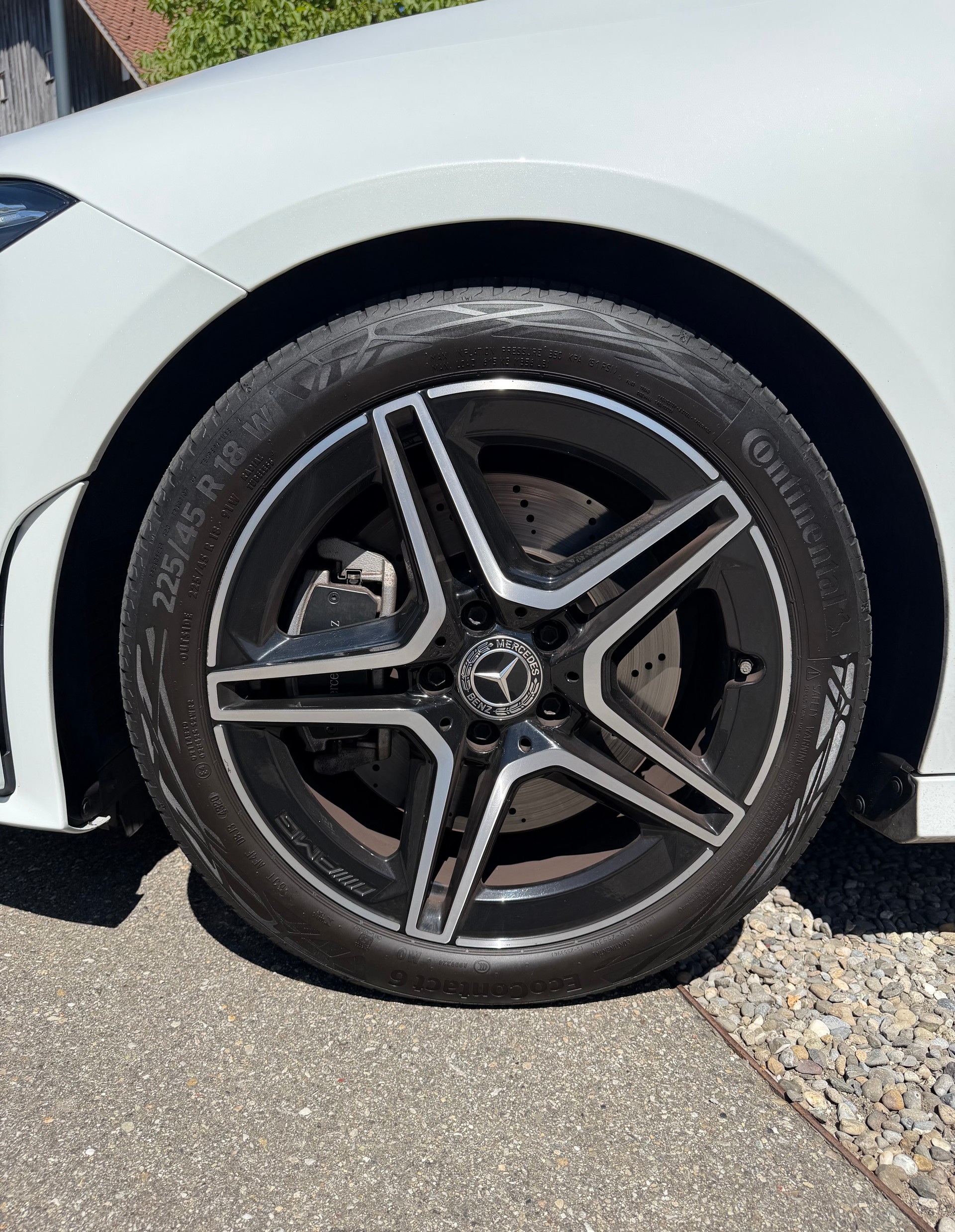 MERCEDES-BENZ CLA 250 AMG Line 4matic-image-3