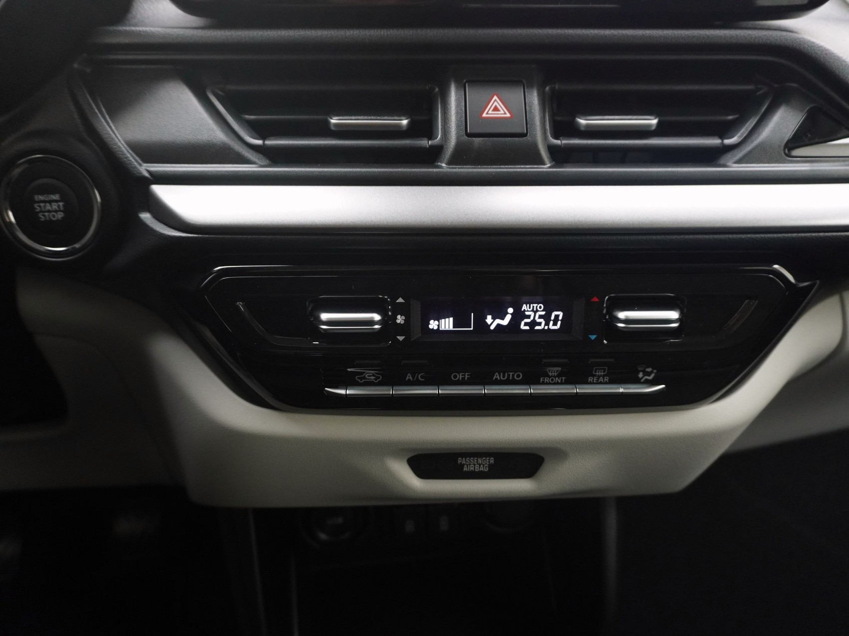 SUZUKI Swift 1.2 Sakura Top Hybrid-image-15