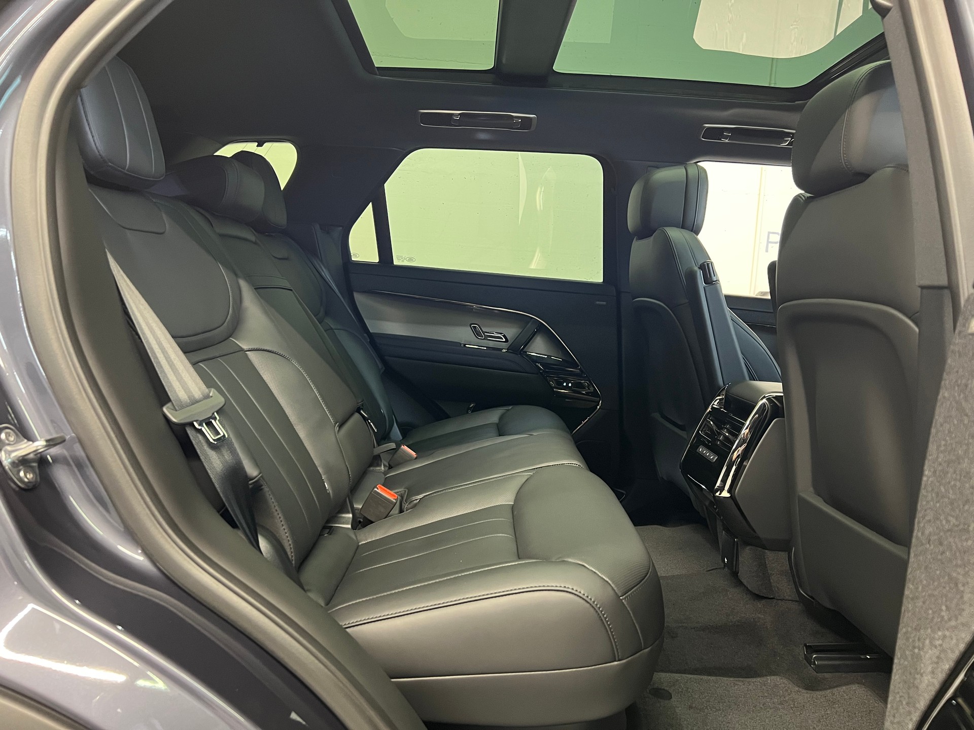 LAND ROVER Range Rover Sport 3.0 I6 P460e SE Dynamic-image-6