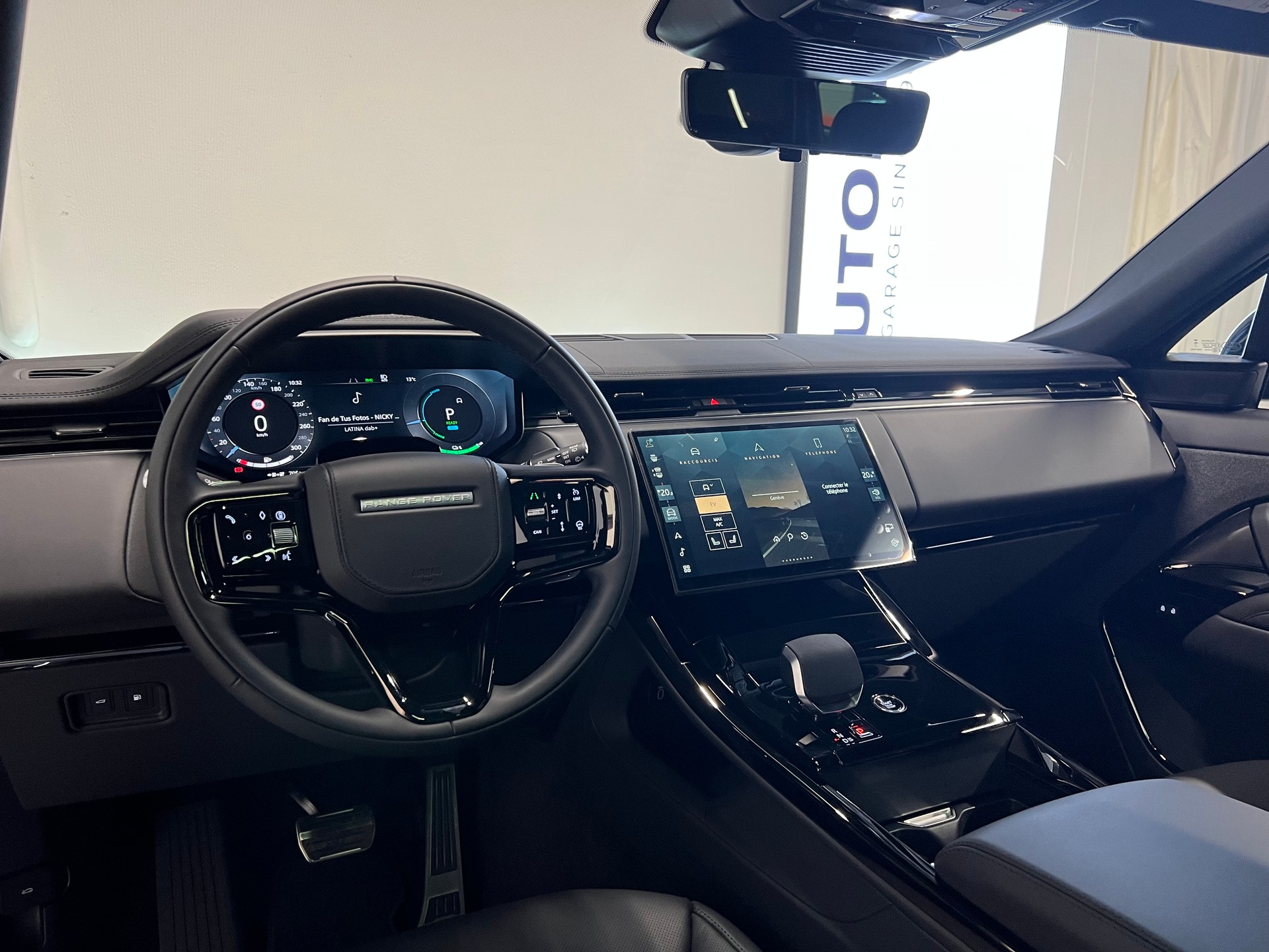 LAND ROVER Range Rover Sport 3.0 I6 P460e SE Dynamic-image-2