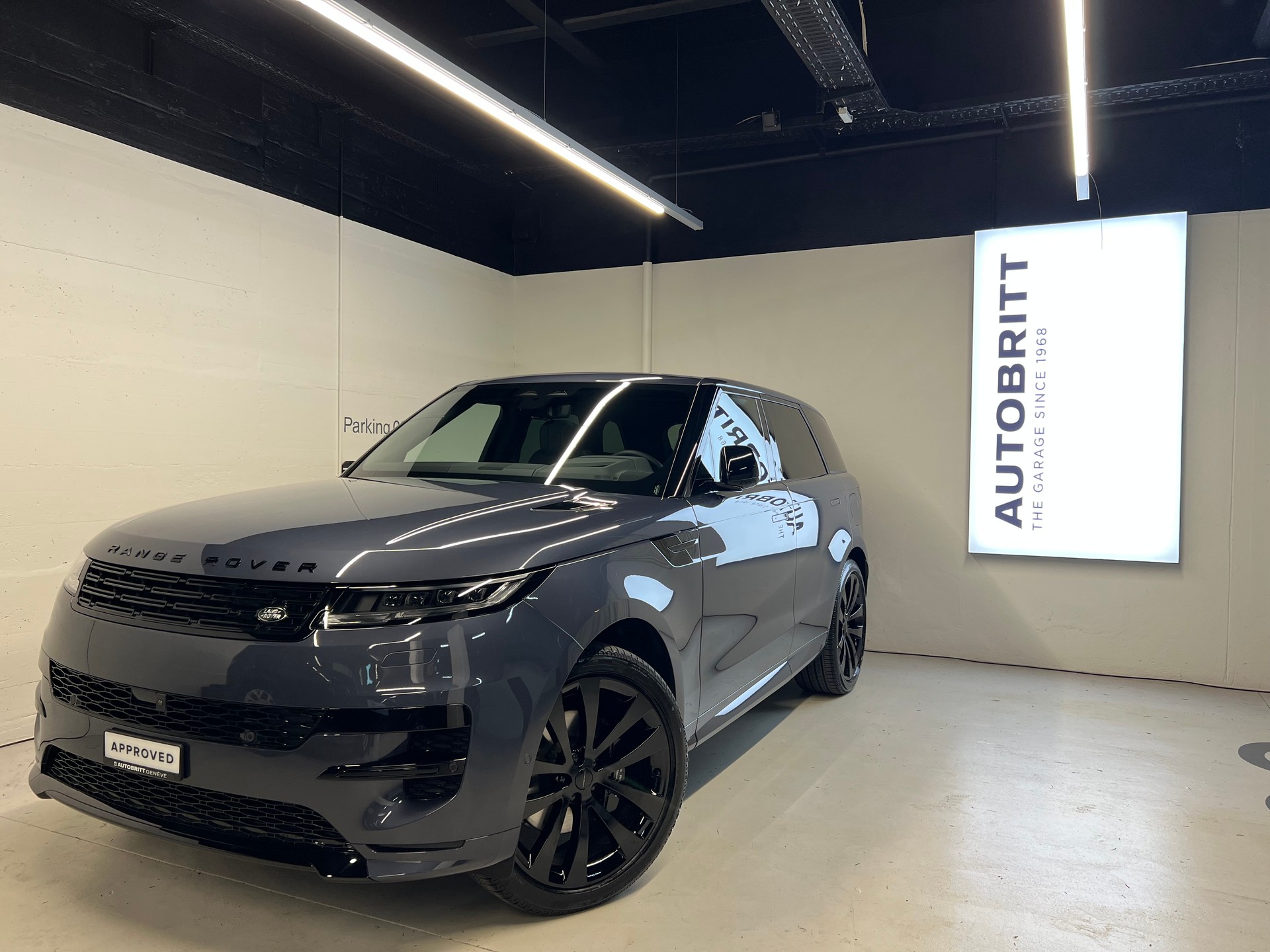 LAND ROVER Range Rover Sport 3.0 I6 P460e SE Dynamic-image-0