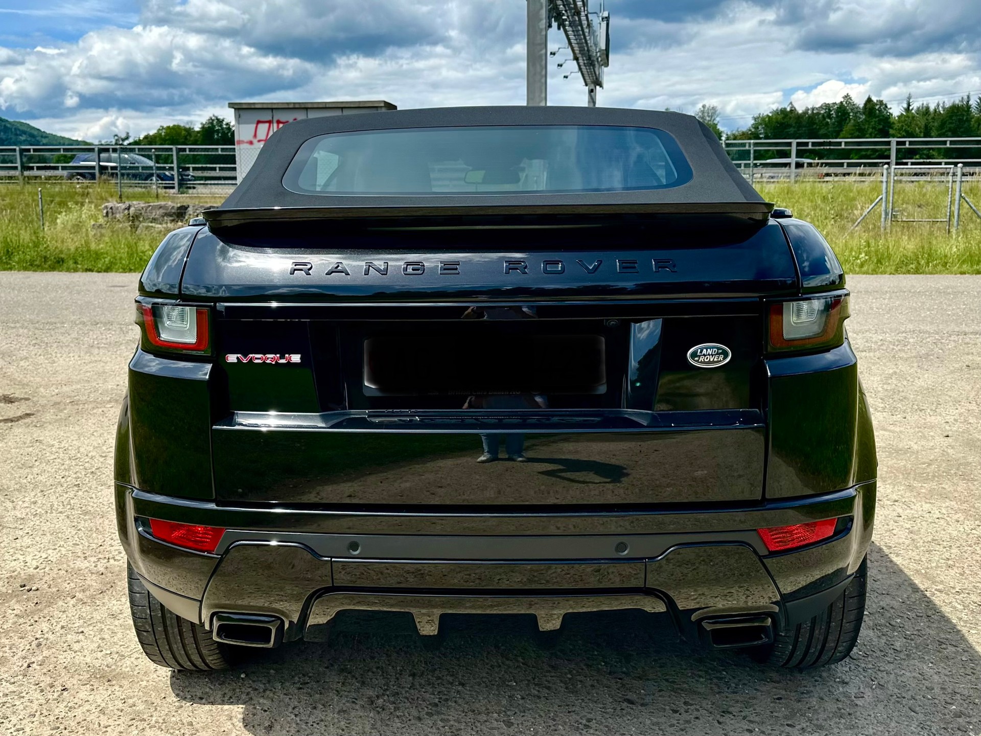 LAND ROVER 2.0 Si4 SE Dynamic-image-3