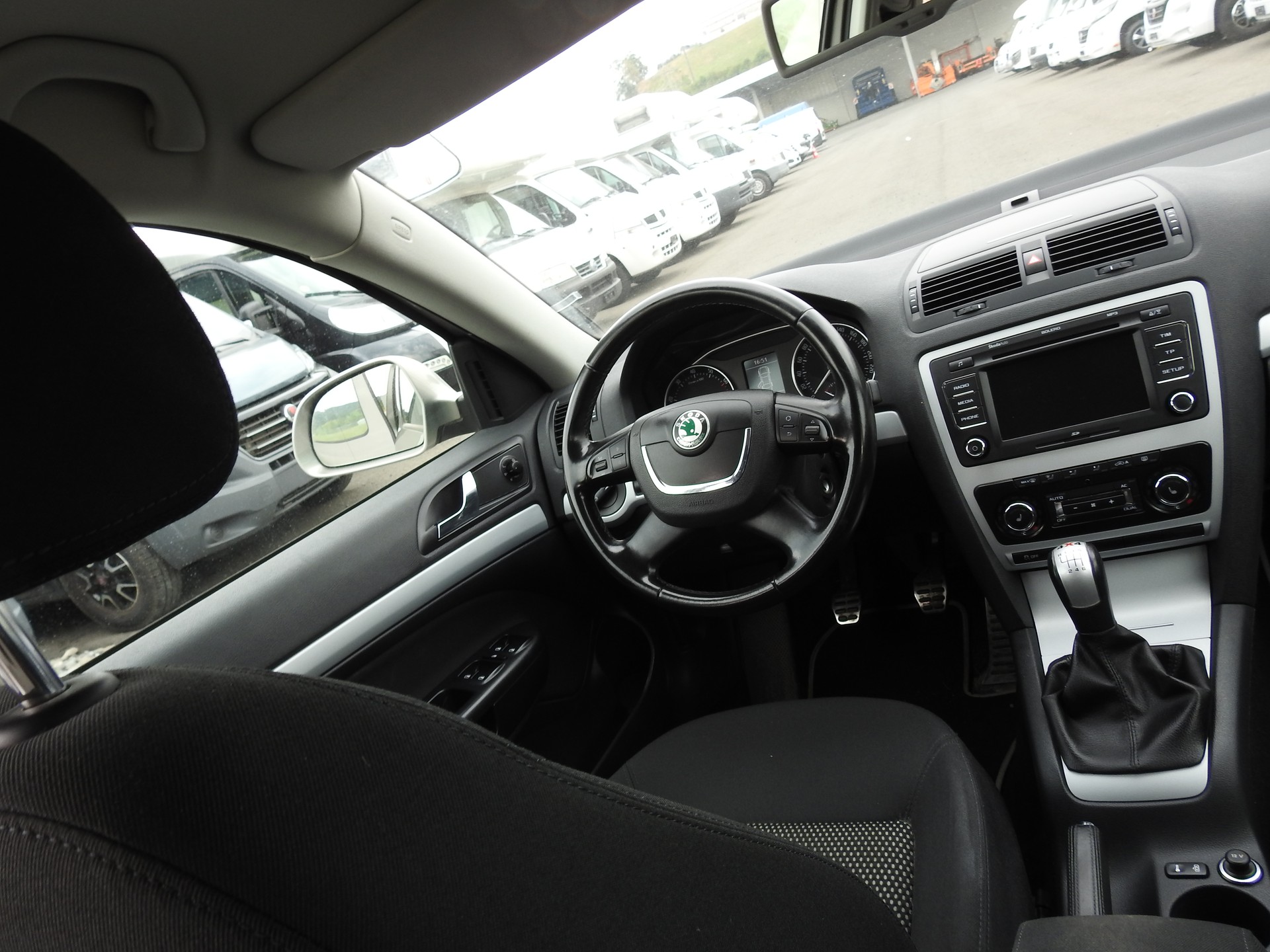 SKODA Octavia Combi 1.8 TSI Scout 4x4-image-20