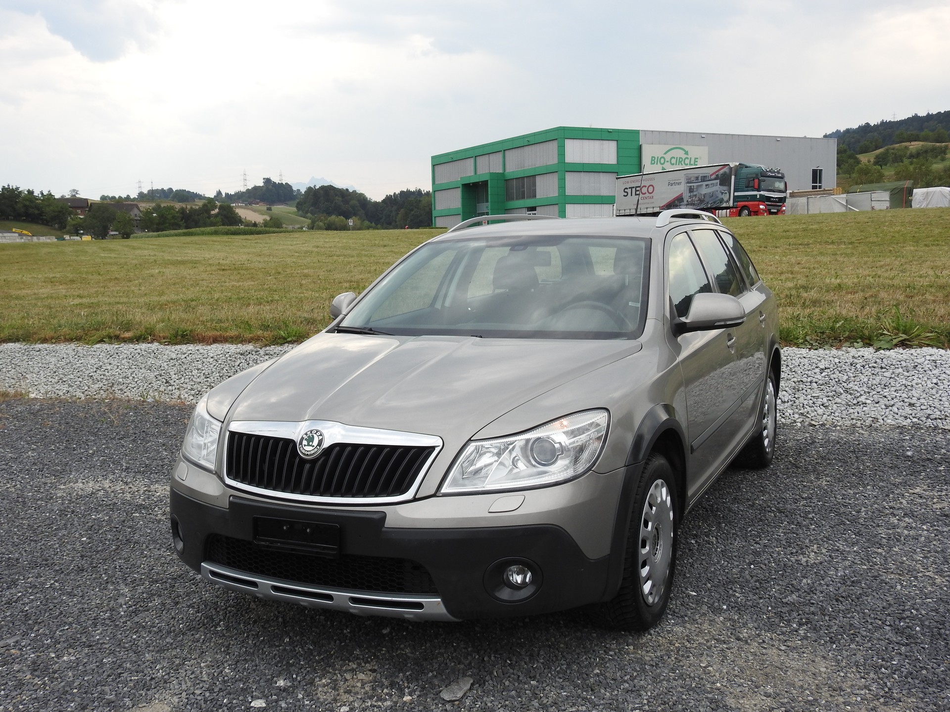 SKODA Octavia Combi 1.8 TSI Scout 4x4-image-0