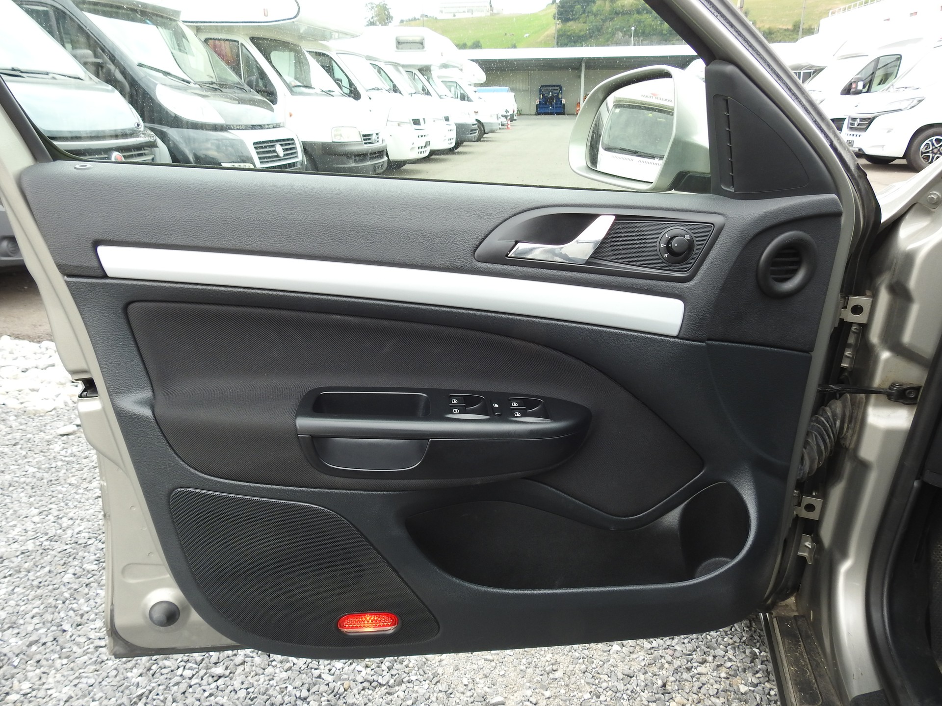 SKODA Octavia Combi 1.8 TSI Scout 4x4-image-11