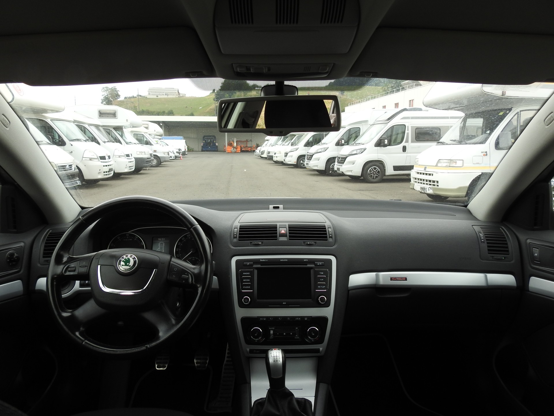 SKODA Octavia Combi 1.8 TSI Scout 4x4-image-17