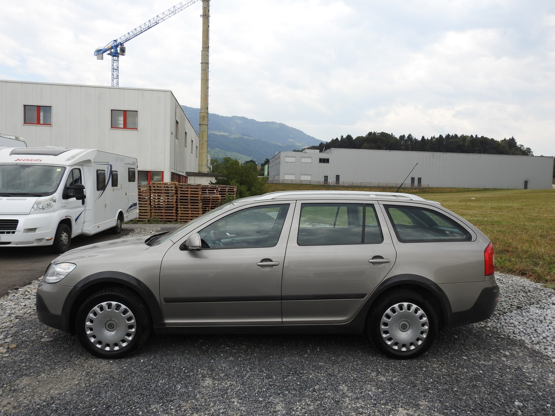 SKODA Octavia Combi 1.8 TSI Scout 4x4-image-3