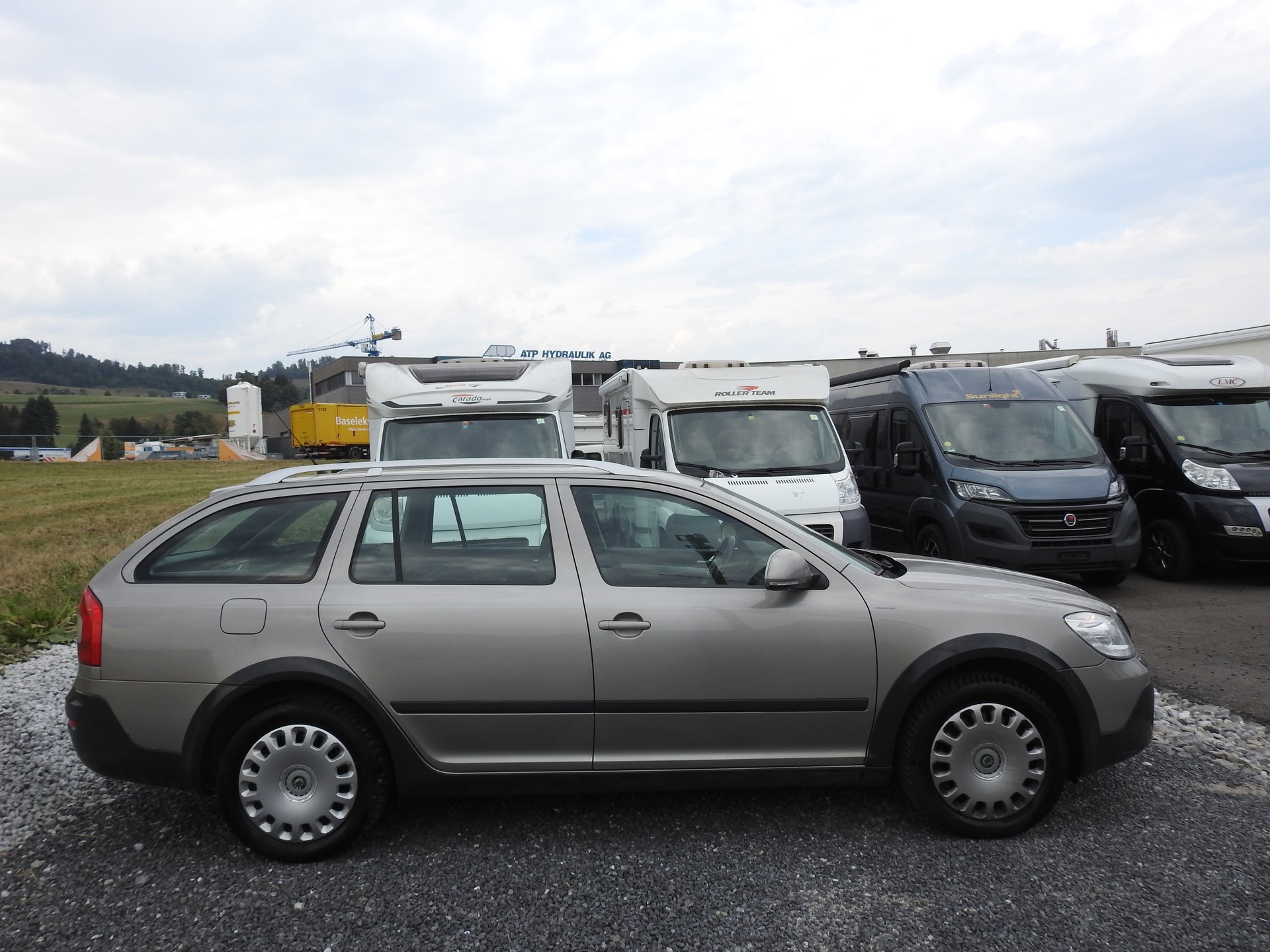 SKODA Octavia Combi 1.8 TSI Scout 4x4-image-7