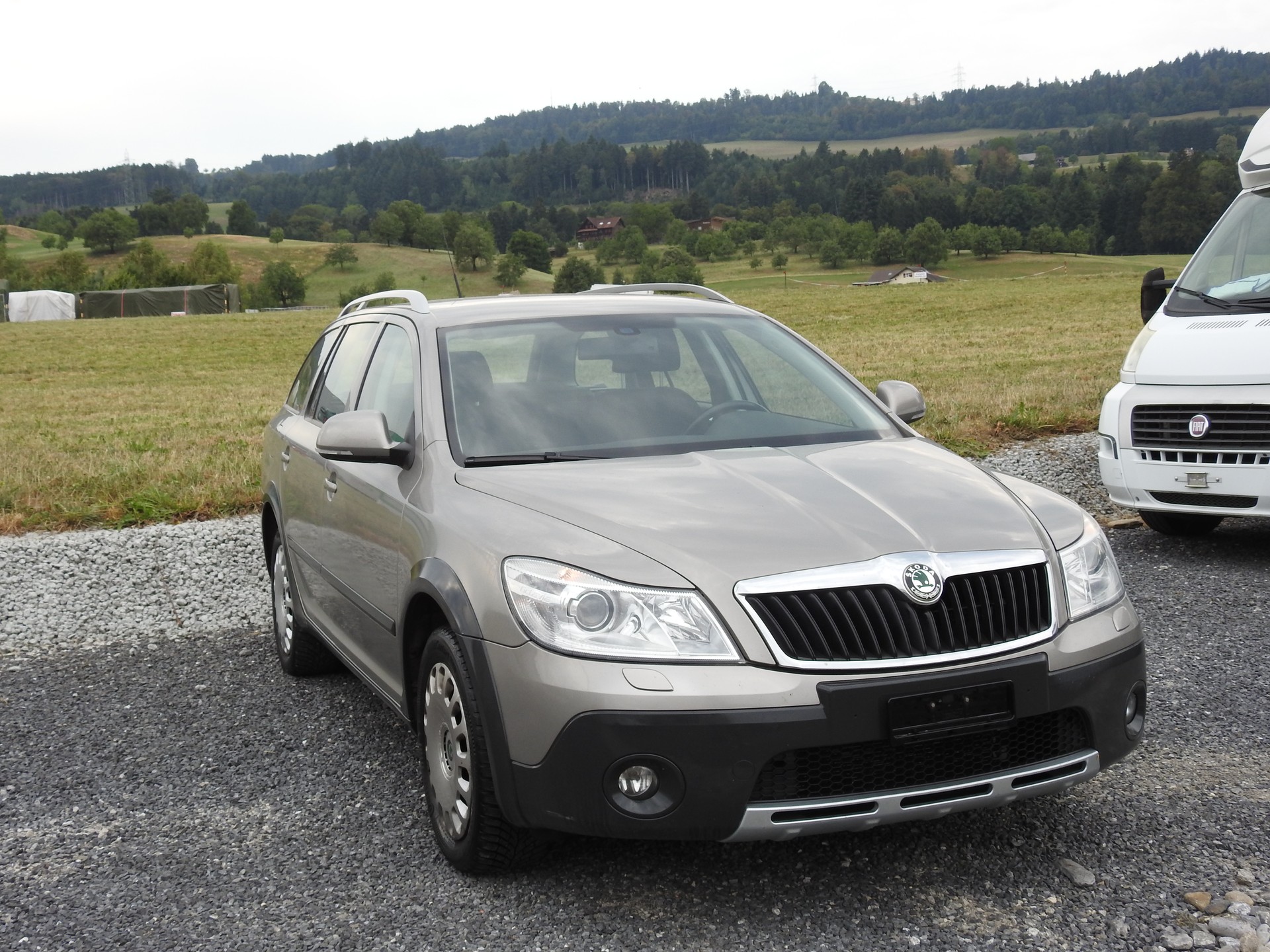 SKODA Octavia Combi 1.8 TSI Scout 4x4-image-8