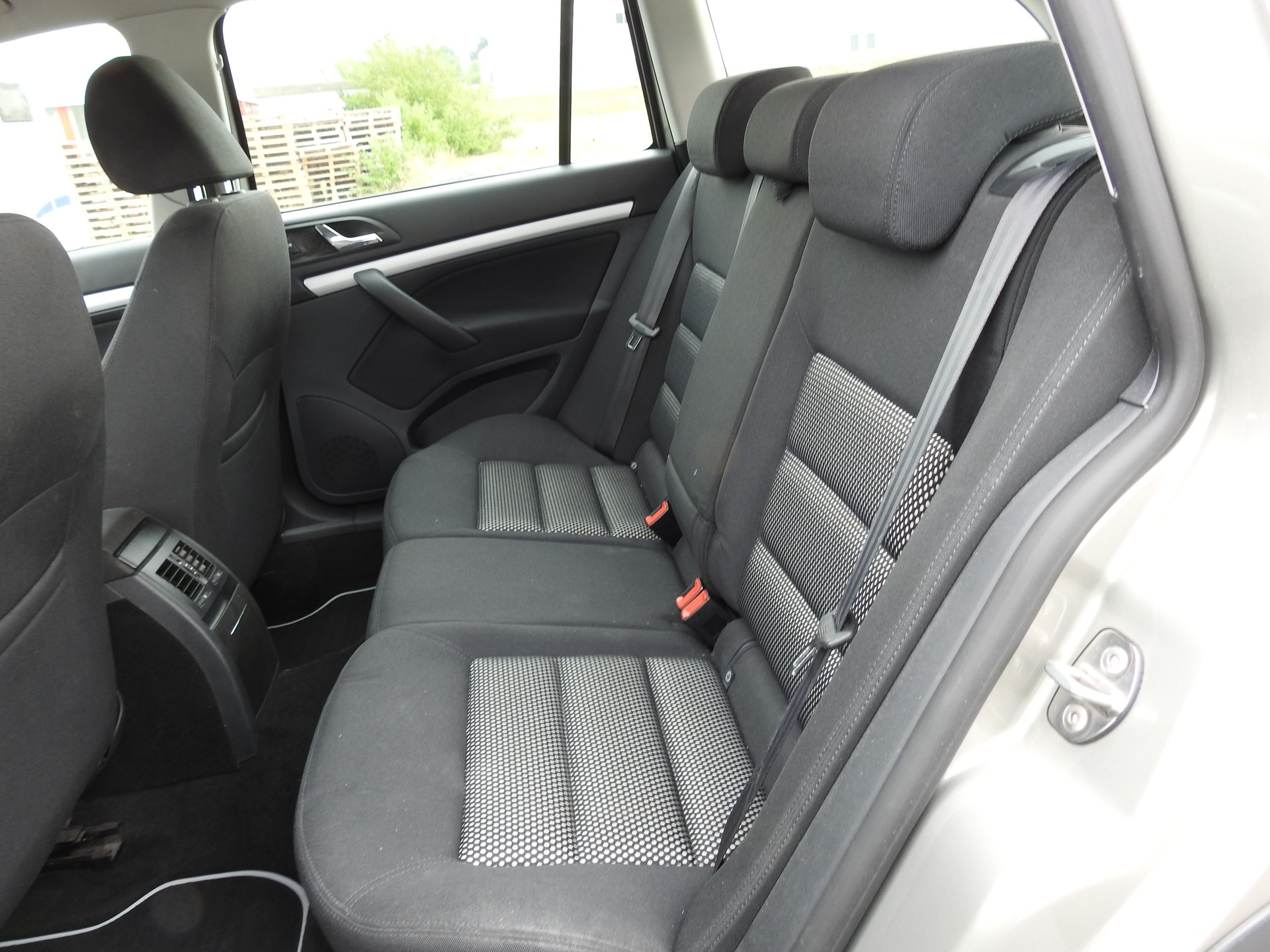 SKODA Octavia Combi 1.8 TSI Scout 4x4-image-14