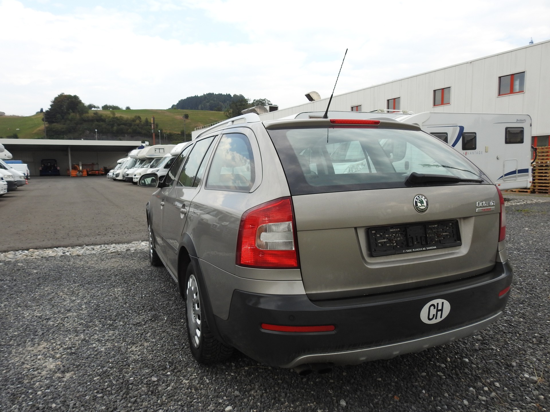 SKODA Octavia Combi 1.8 TSI Scout 4x4-image-4