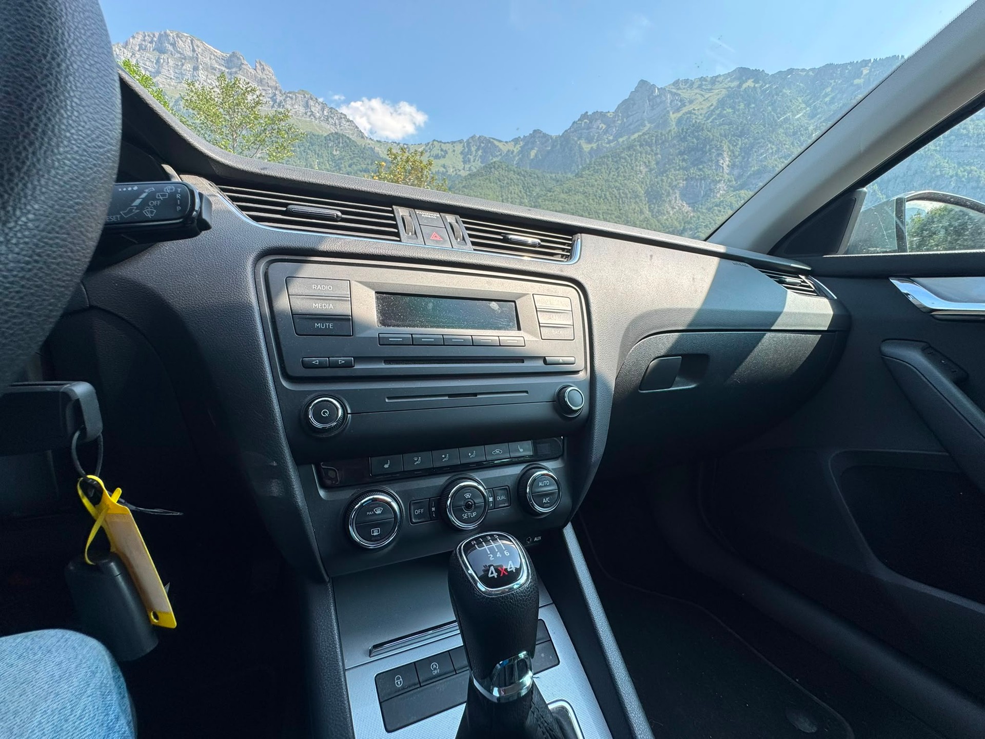 SKODA Octavia Combi 2.0 TDI Ambition 4x4-image-9