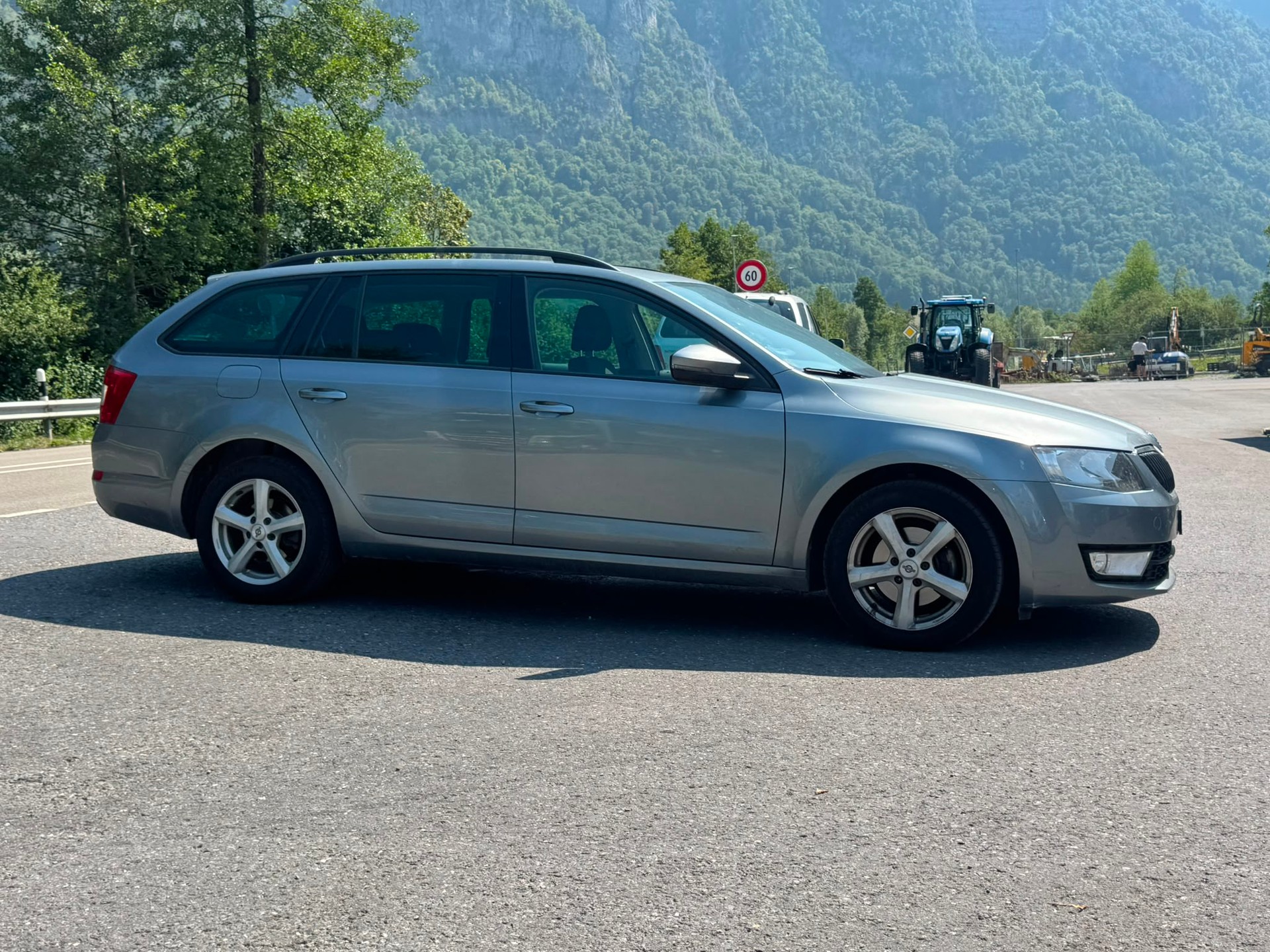 SKODA Octavia Combi 2.0 TDI Ambition 4x4-image-2