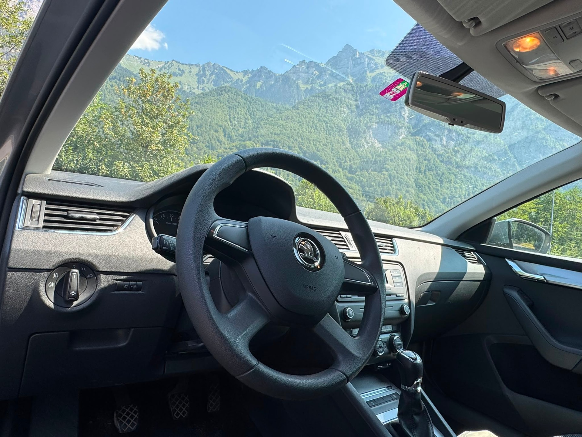 SKODA Octavia Combi 2.0 TDI Ambition 4x4-image-8