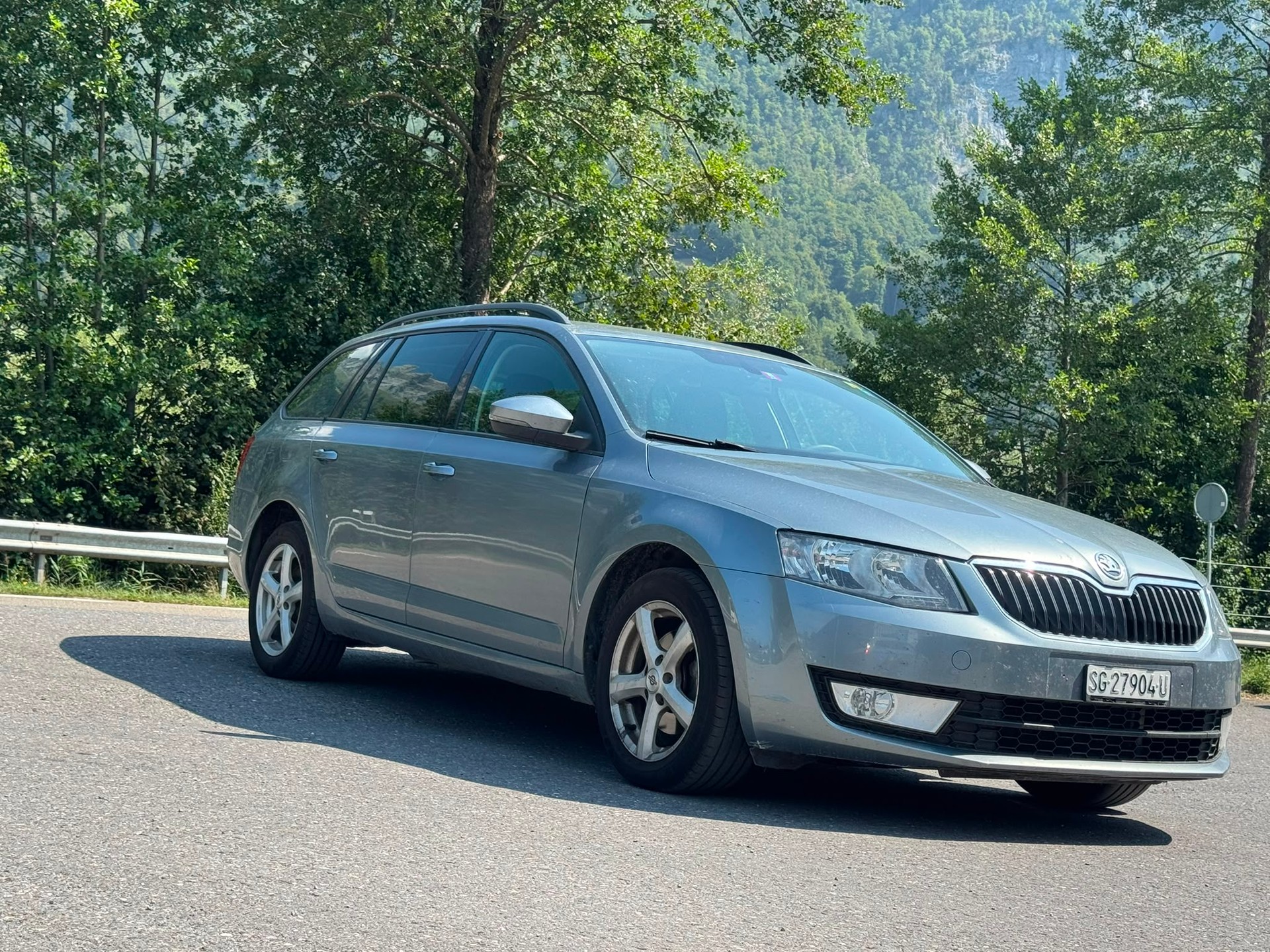 SKODA Octavia Combi 2.0 TDI Ambition 4x4-image-3