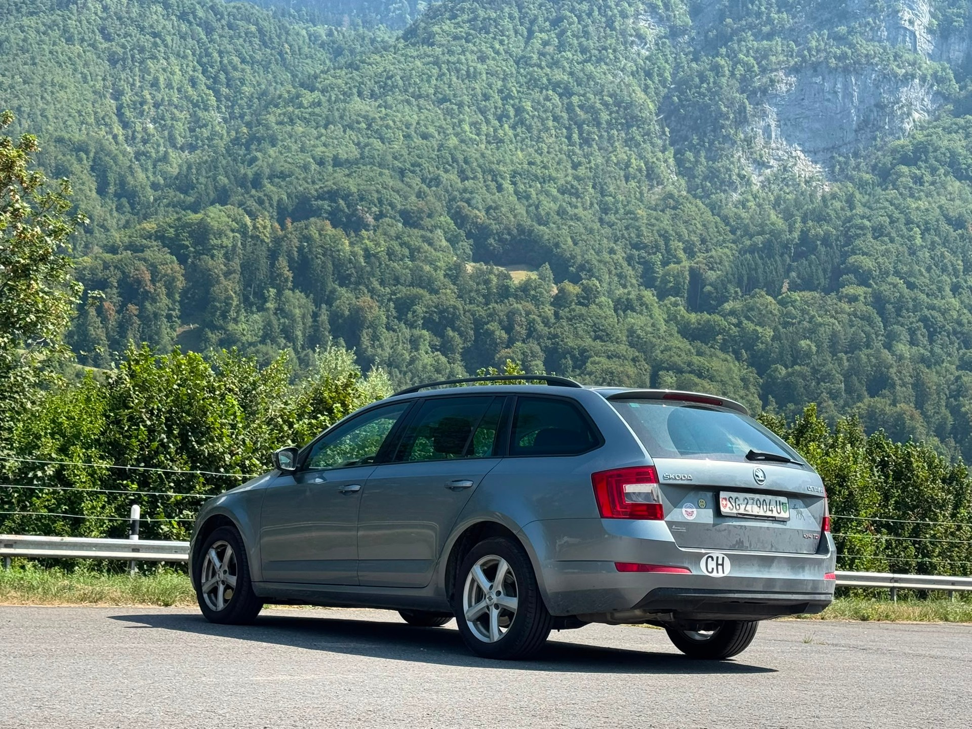 SKODA Octavia Combi 2.0 TDI Ambition 4x4-image-5