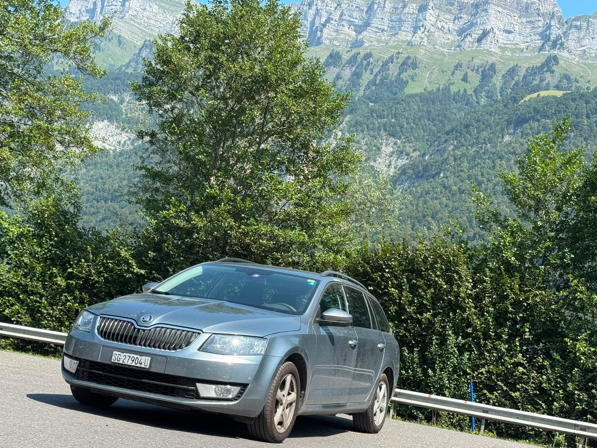 SKODA Octavia Combi 2.0 TDI Ambition 4x4-image-1
