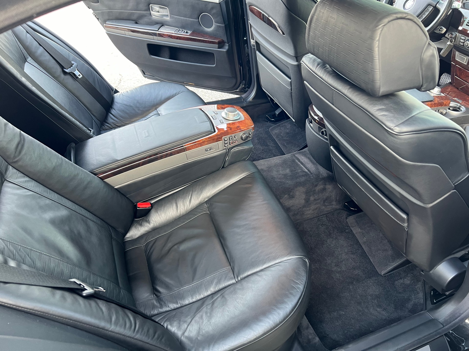 BMW 760i L-image-5