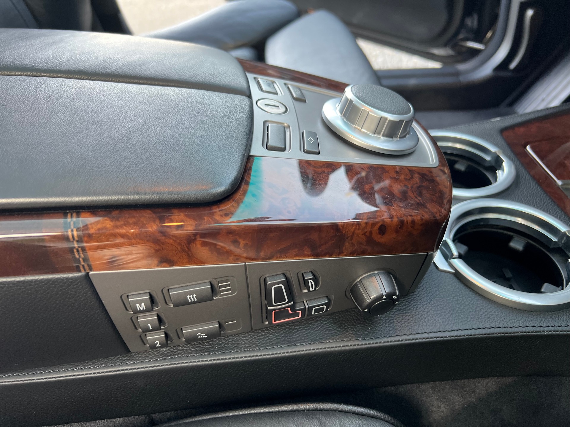 BMW 760i L-image-6