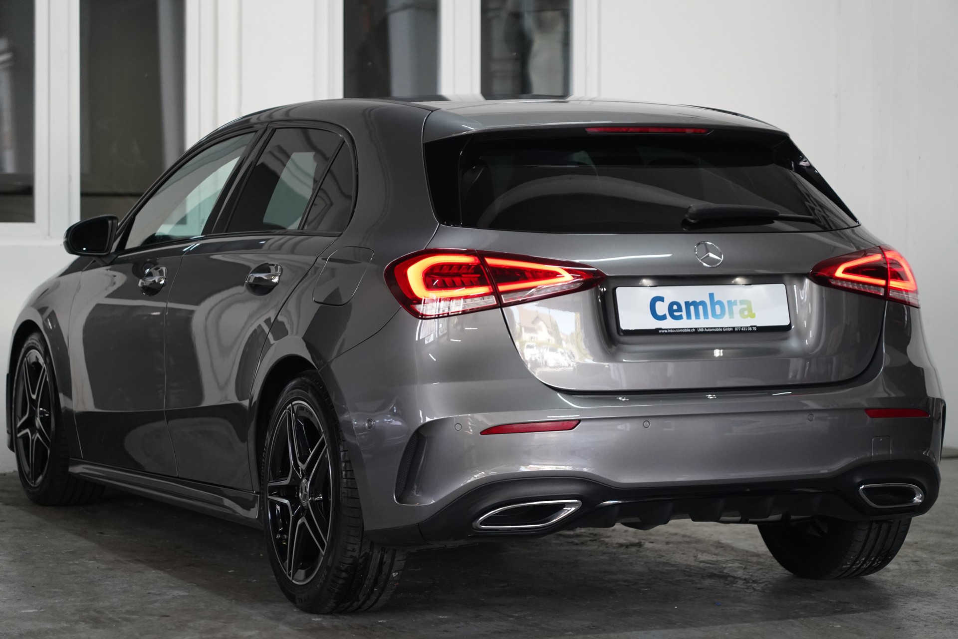 MERCEDES-BENZ A 180 AMG Line 7G-DCT-image-6