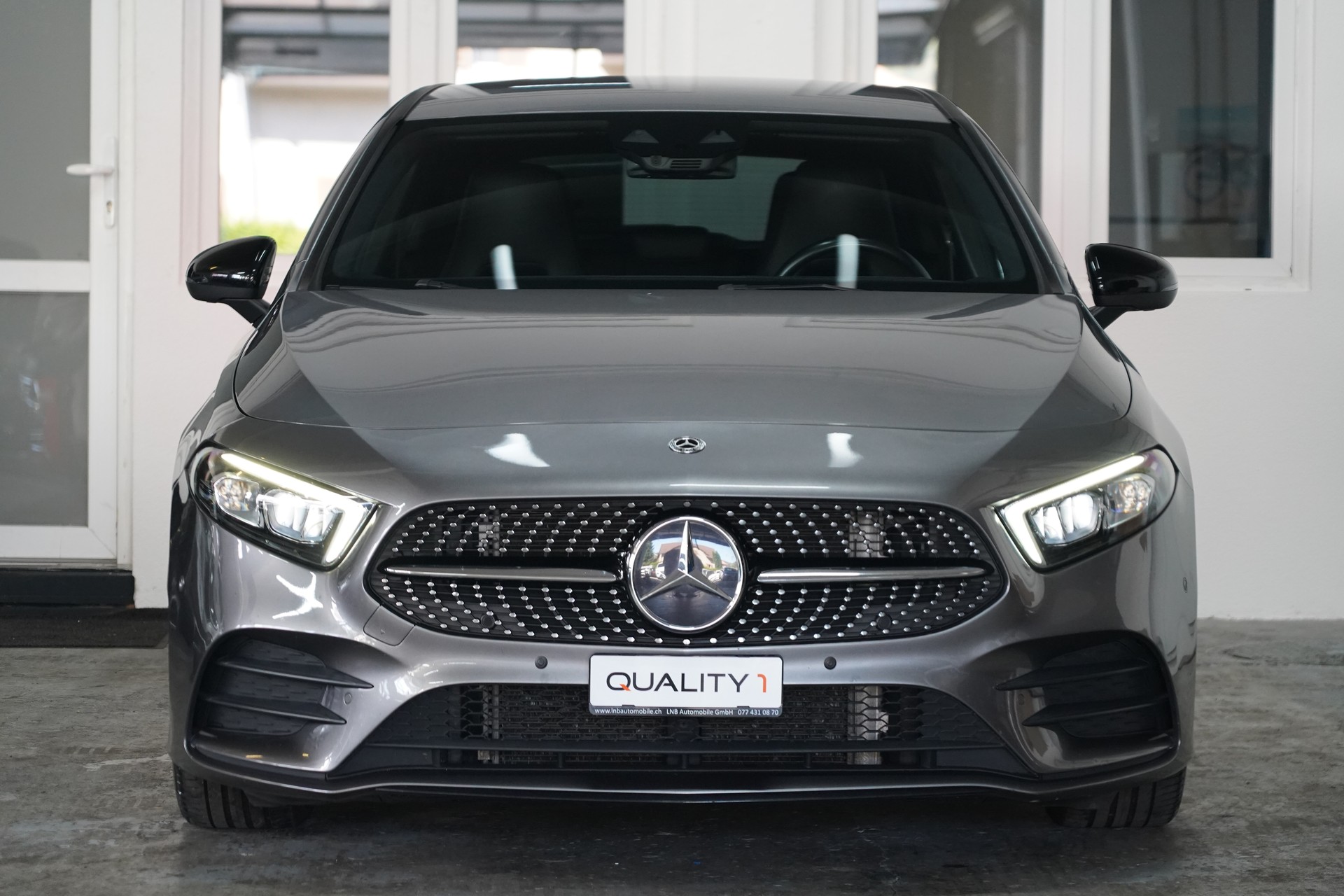 MERCEDES-BENZ A 180 AMG Line 7G-DCT-image-2