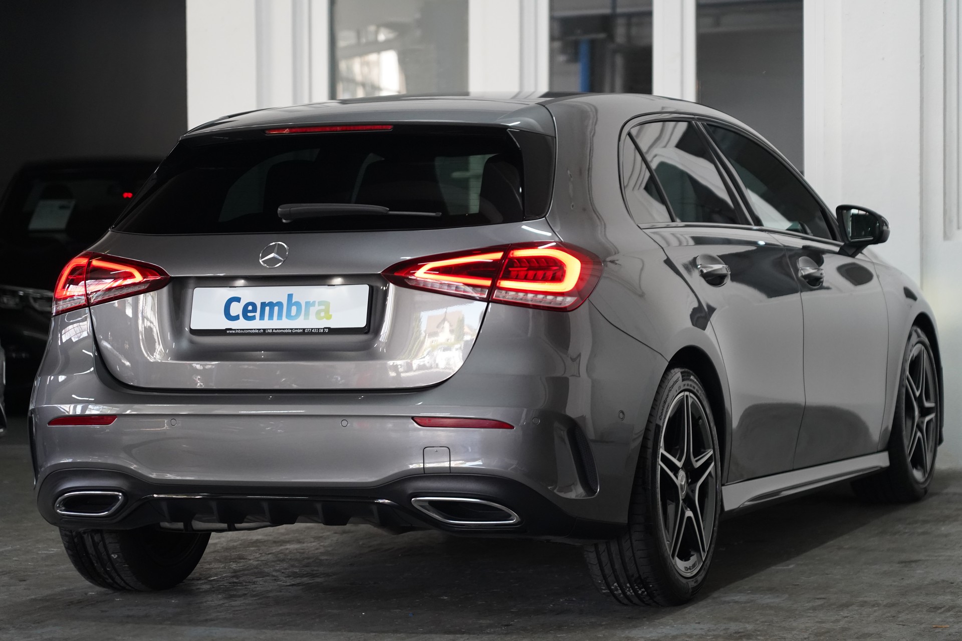 MERCEDES-BENZ A 180 AMG Line 7G-DCT-image-8